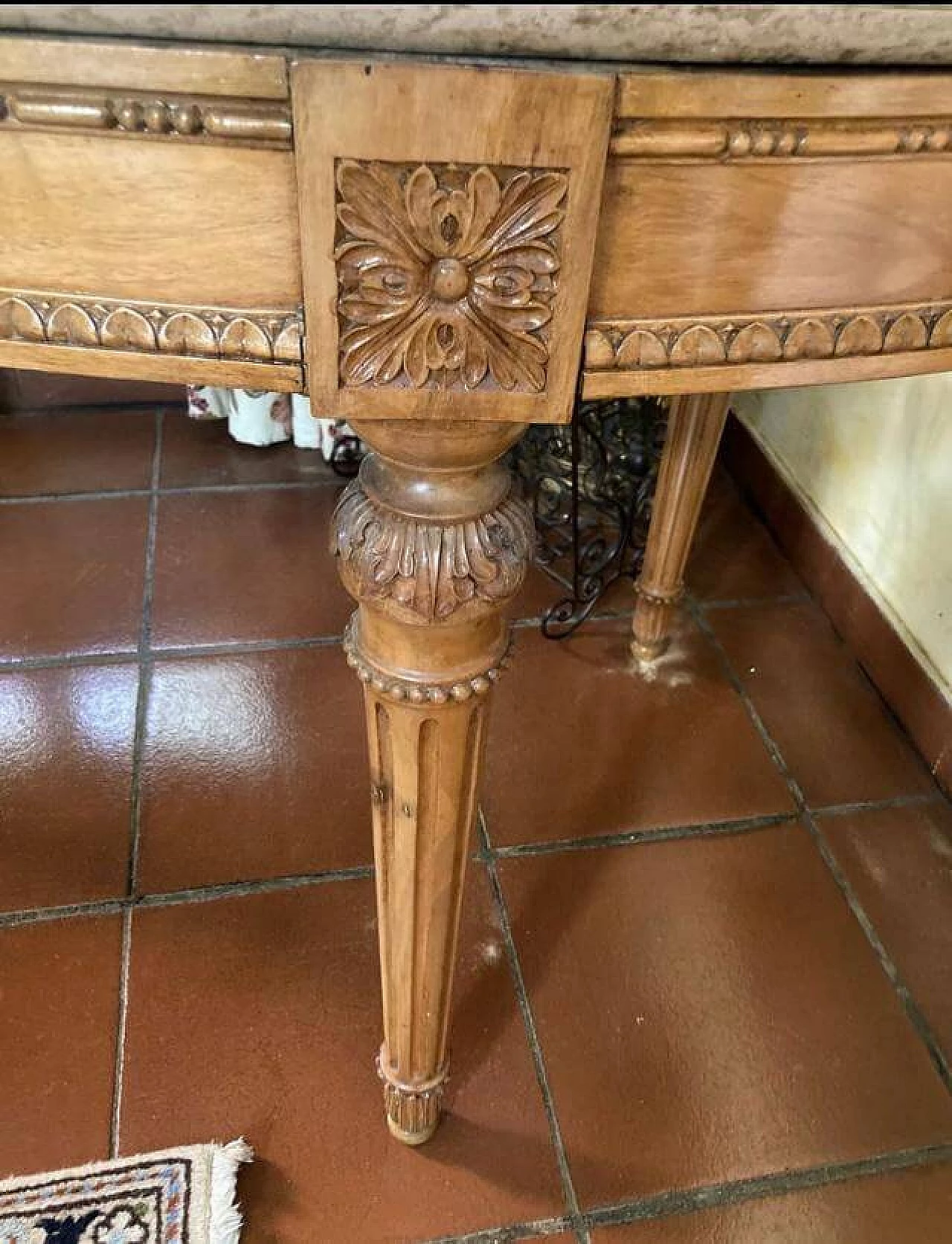 Oval walnut table with marble top, early 20th century 4