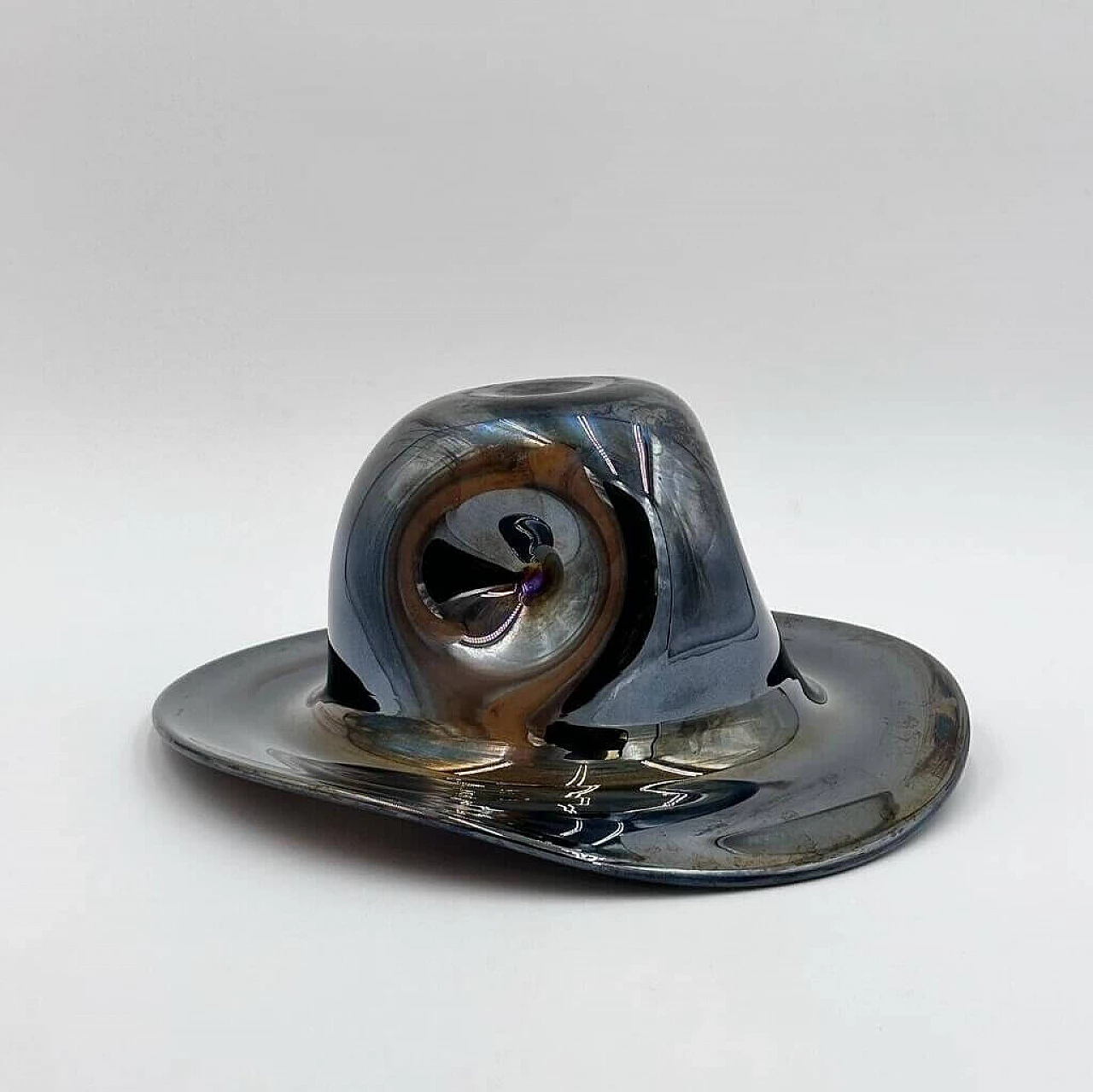 Vaso in ceramica raffigurante un cappello, anni ‘70 6