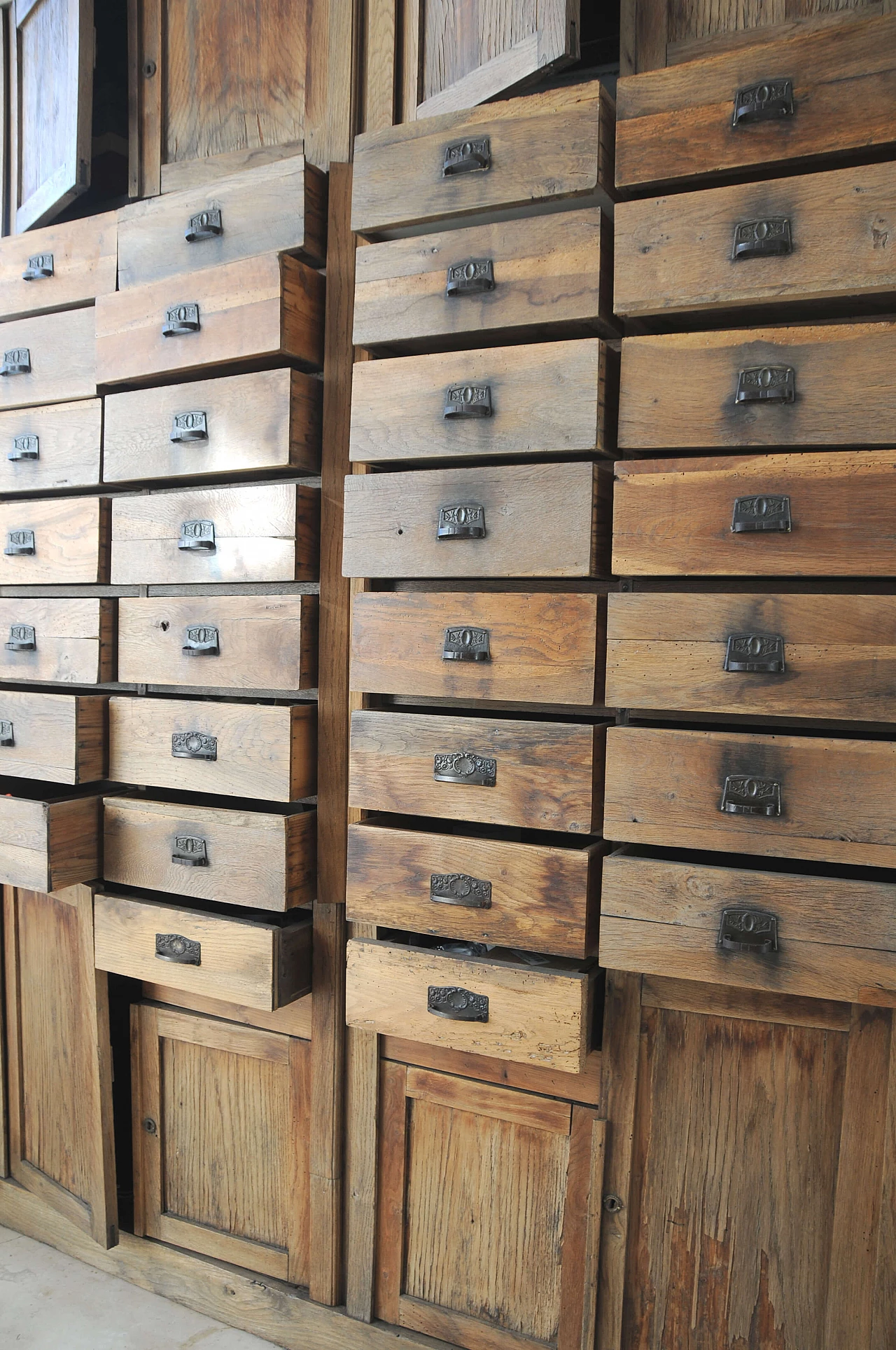 Liberty style oak storage chest of drawers, 1930s 3