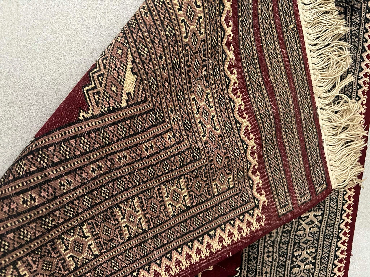 Bukara Pakistani carpet in pure wool, 1980s 5