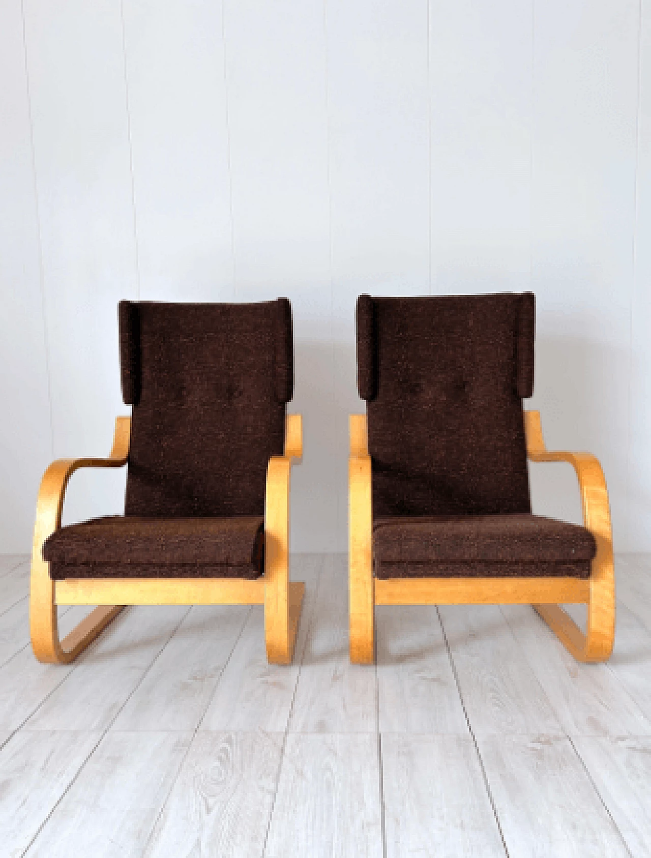 Pair of Wingback 401 armchairs by Alvar Aalto for Artek, 1970s 6