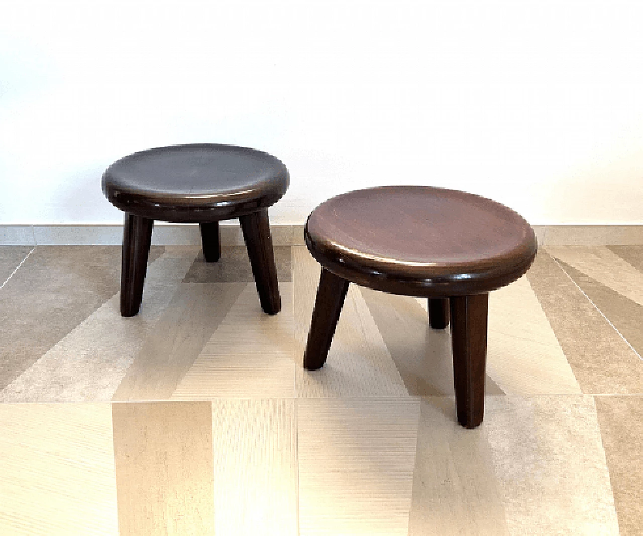 Pair of wood stools attributed to Vittorio Valabrega, 1940s 3