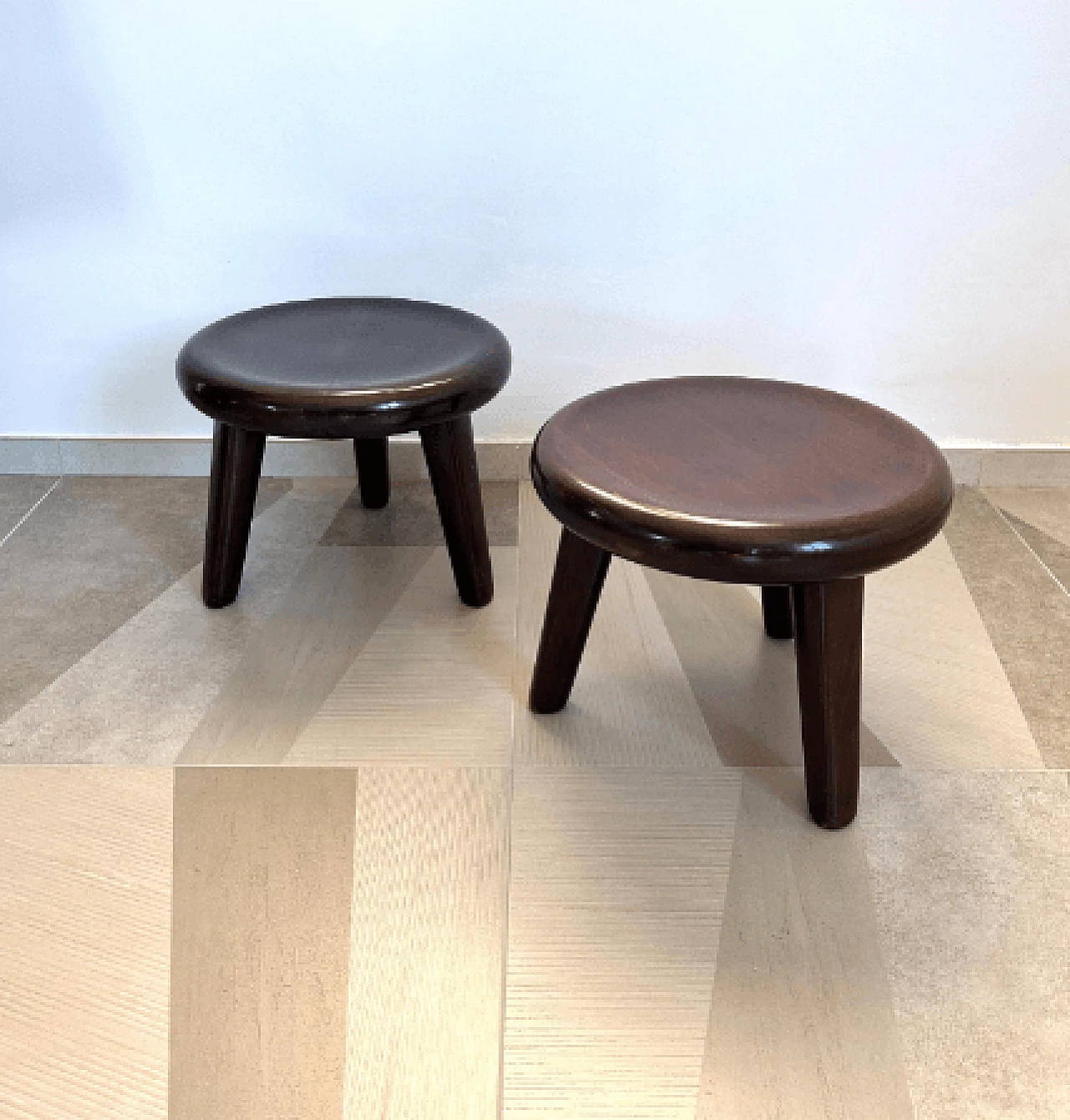 Pair of wood stools attributed to Vittorio Valabrega, 1940s 4