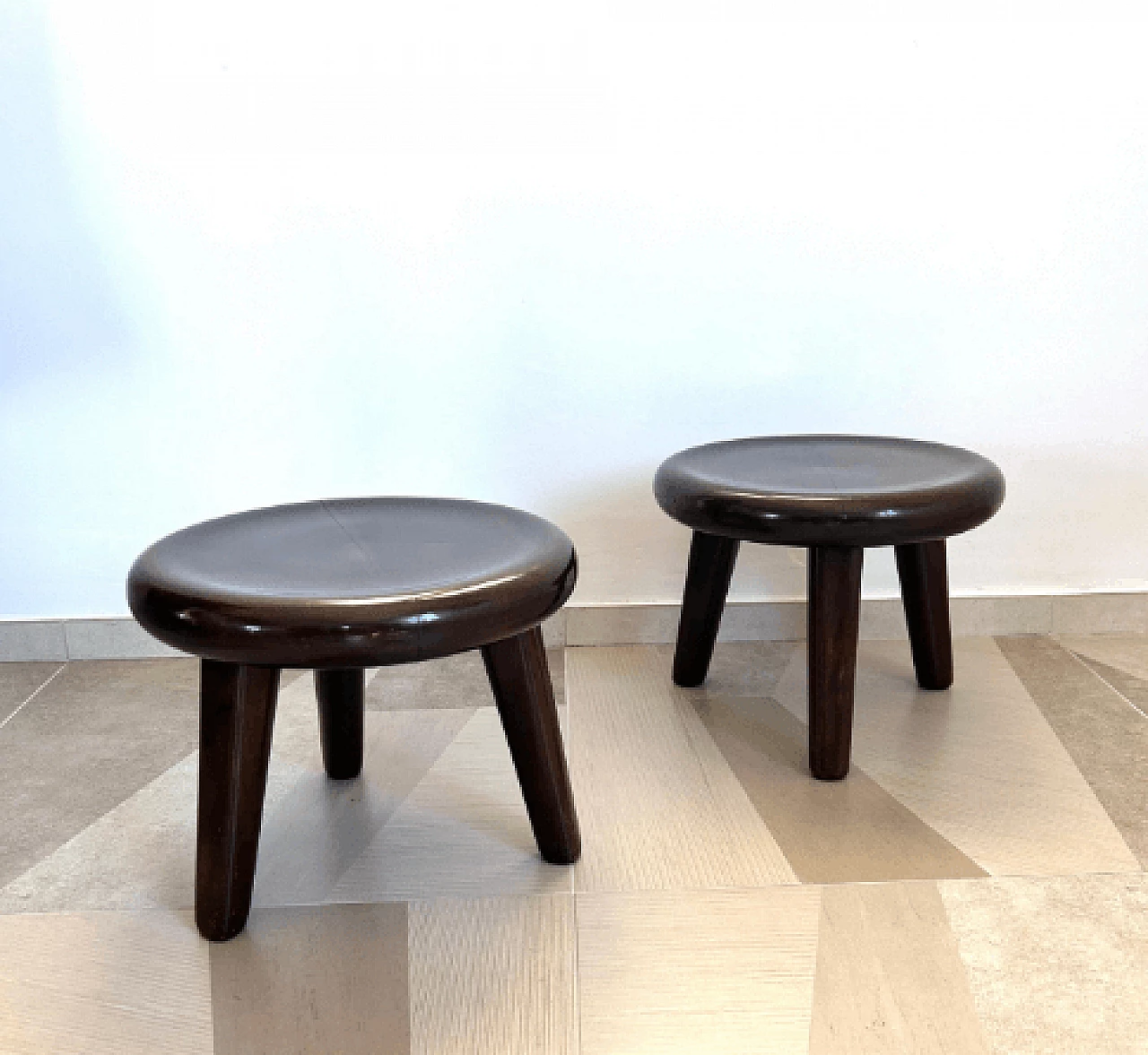 Pair of wood stools attributed to Vittorio Valabrega, 1940s 5