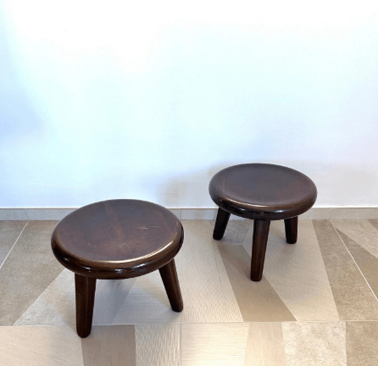 Pair of wood stools attributed to Vittorio Valabrega, 1940s 6