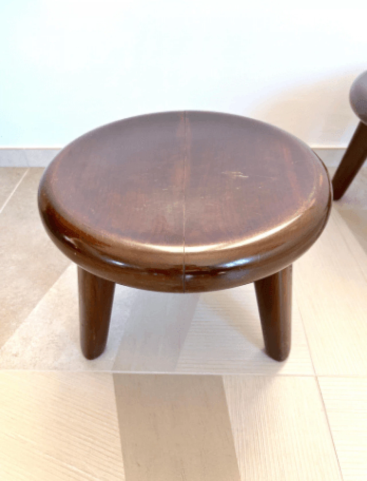 Pair of wood stools attributed to Vittorio Valabrega, 1940s 10