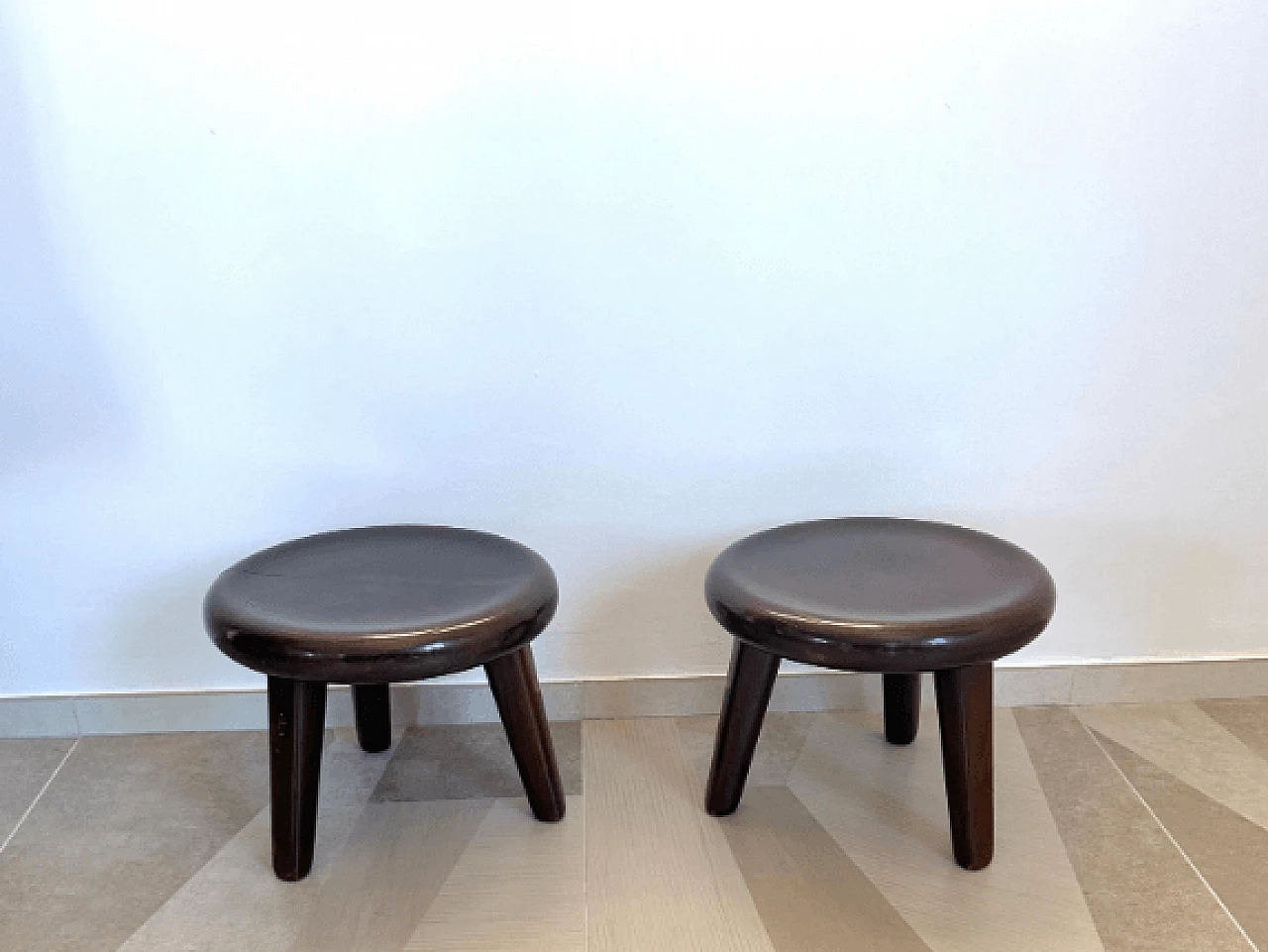 Pair of wood stools attributed to Vittorio Valabrega, 1940s 12