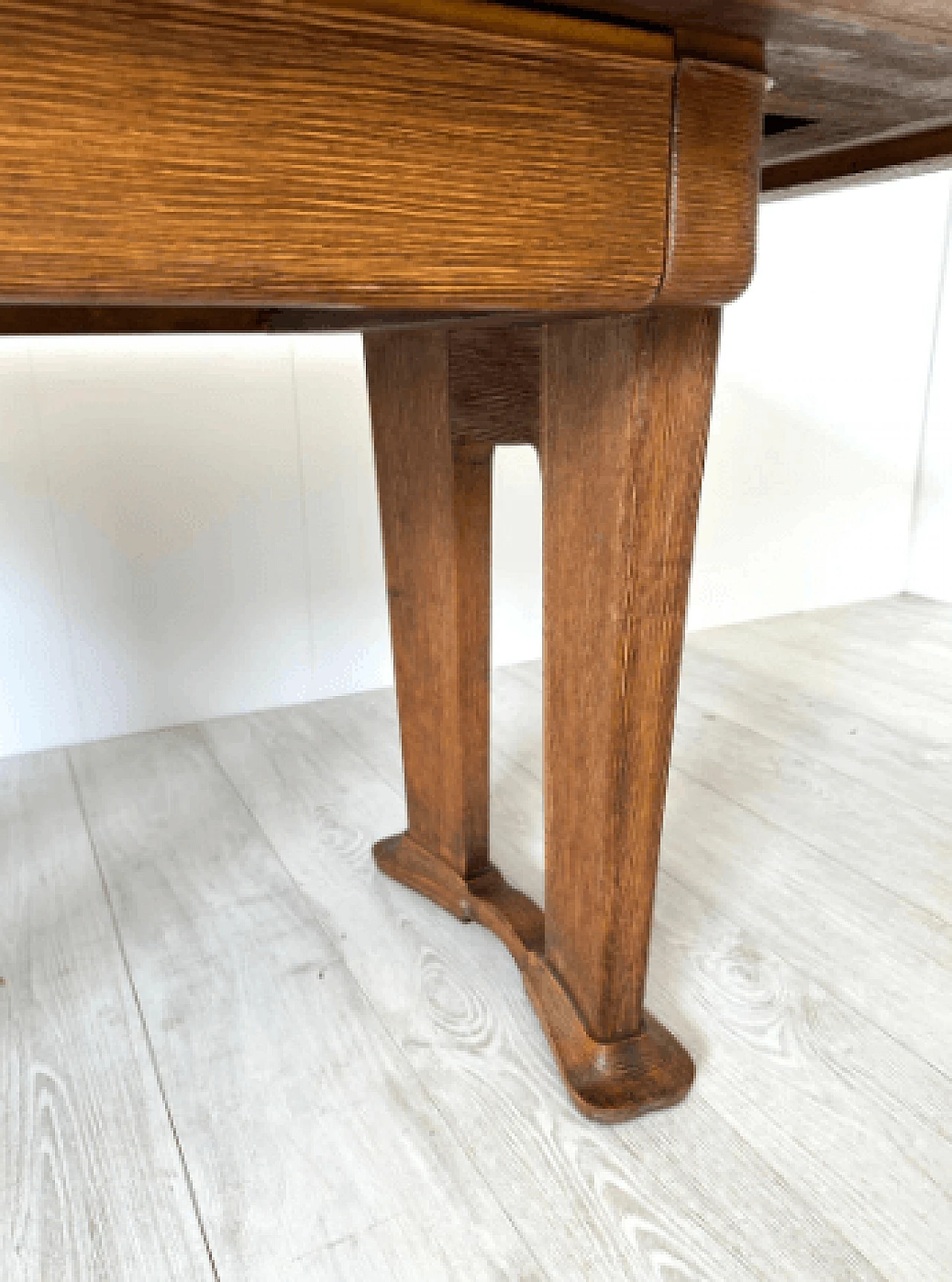 Walnut desk by Vittorio Valabrega, 1930s 12