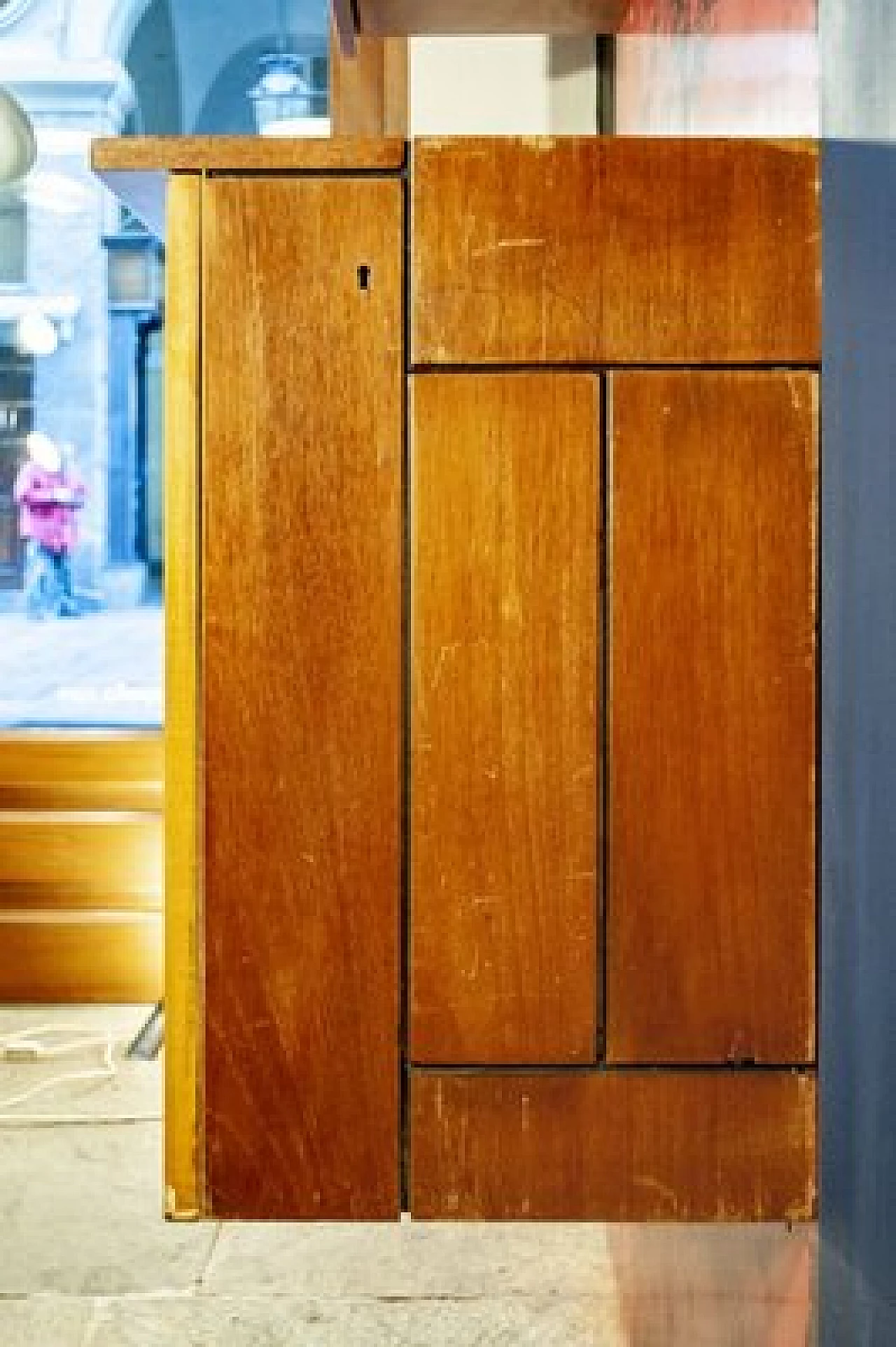 Pensile con mobile bar in legno decorato con boiserie, 1958 8