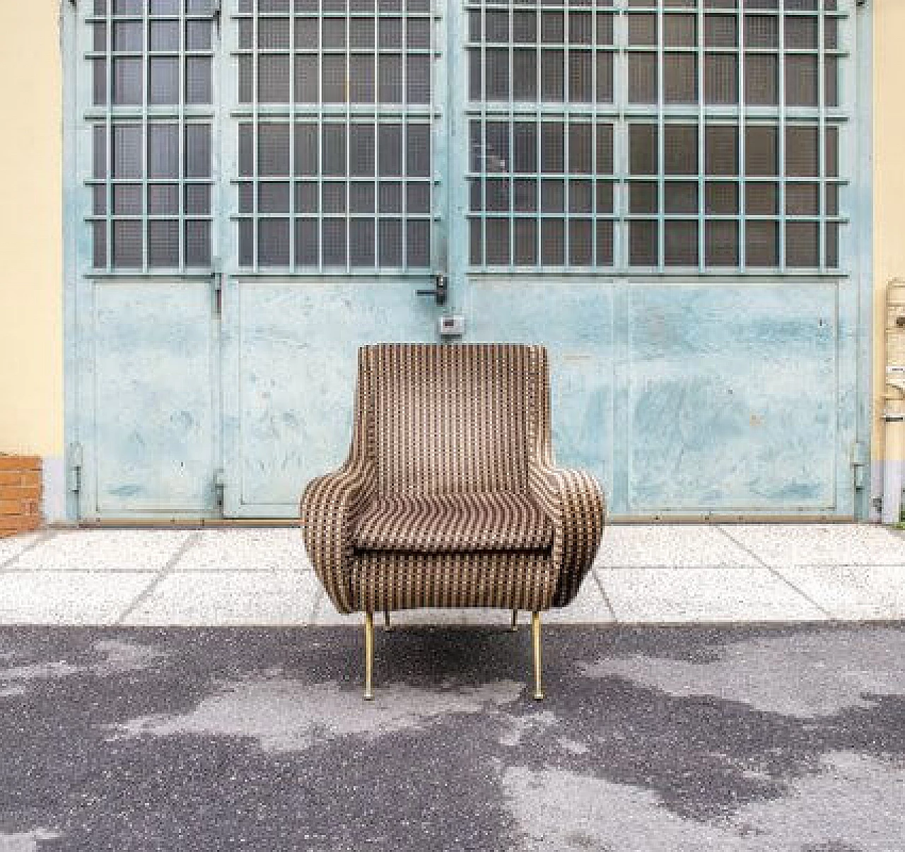 Pair of armchairs in fabric with brass legs, 1960s 3