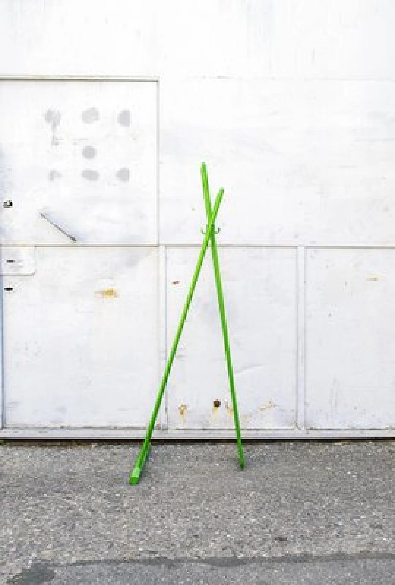 Clothes stand in green metal, 1970s 2