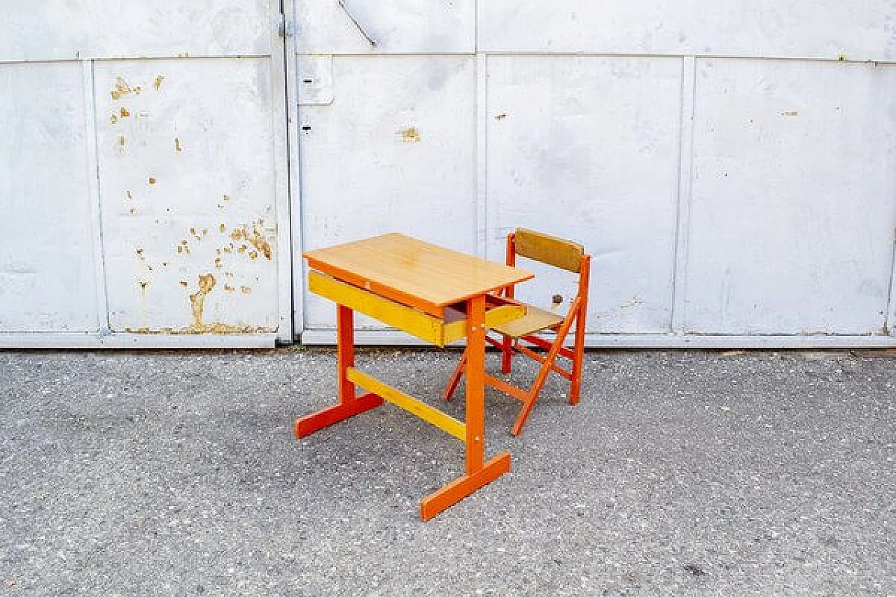 Children's desk and folding chair in Fratelli Reguitti's style, 1950s 1