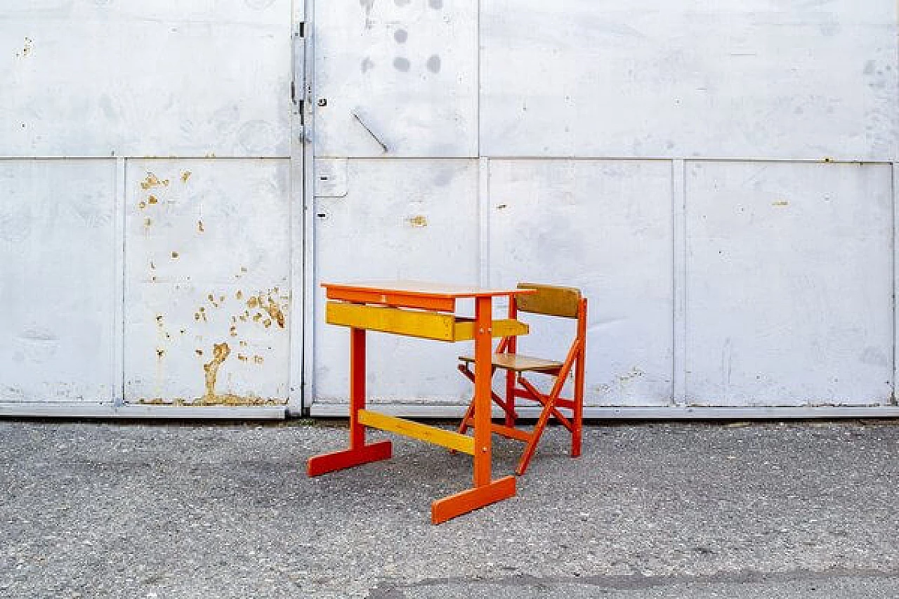 Children's desk and folding chair in Fratelli Reguitti's style, 1950s 2