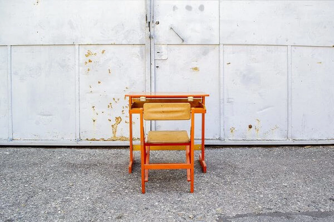 Children's desk and folding chair in Fratelli Reguitti's style, 1950s 3