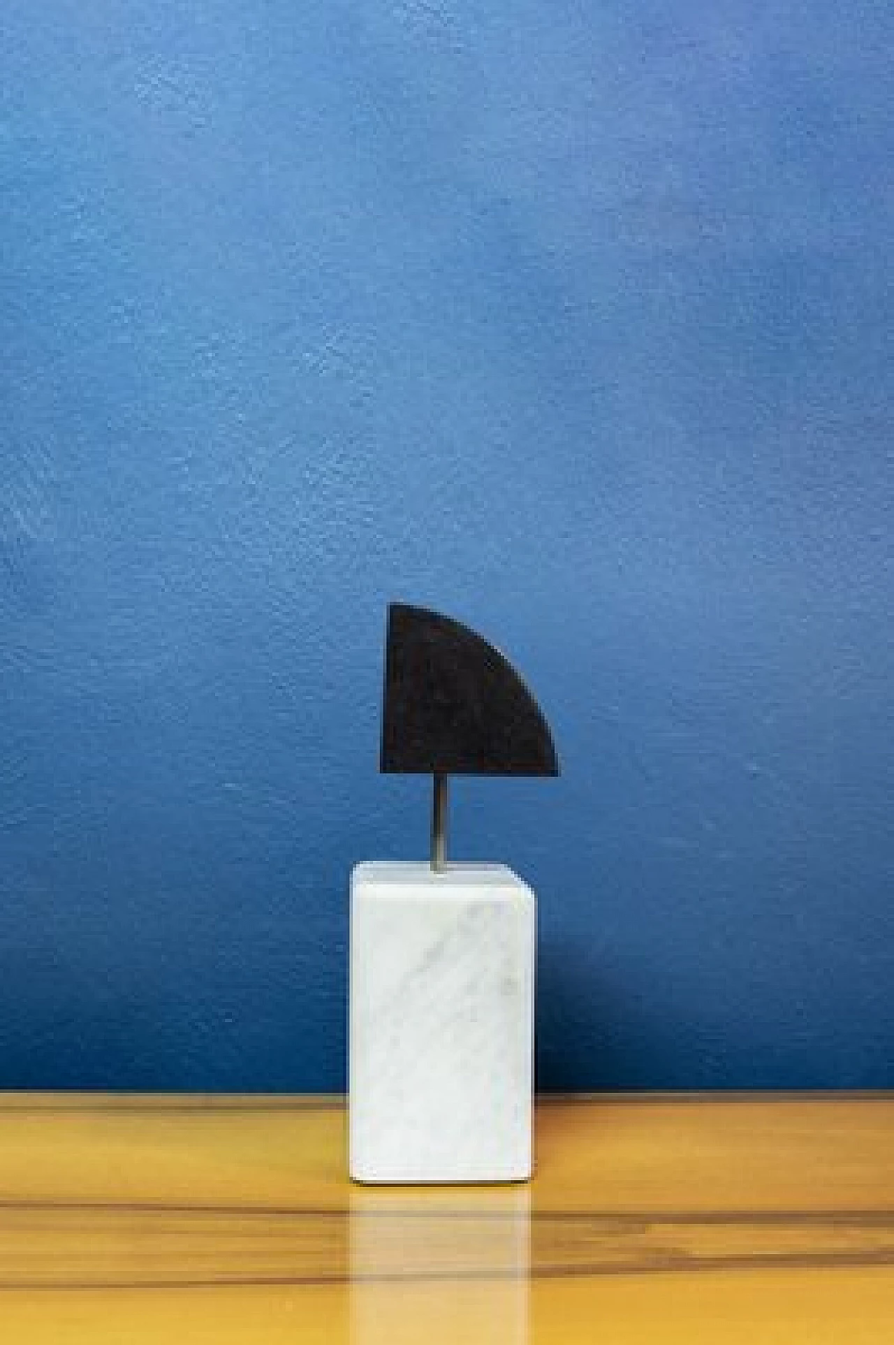 Scultura in marmo bianco e nero, anni '70 2