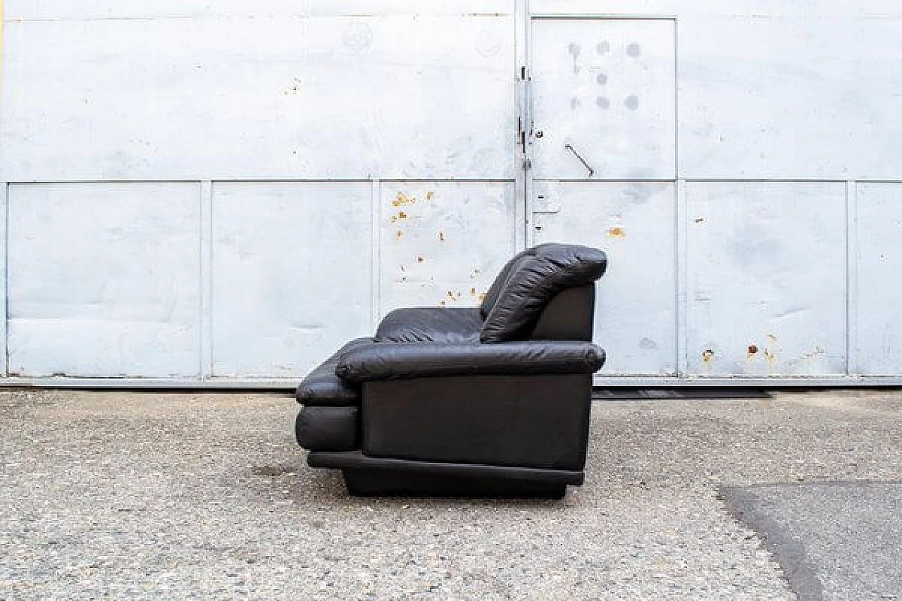 Pair of armchairs in black leather, 1970s 3