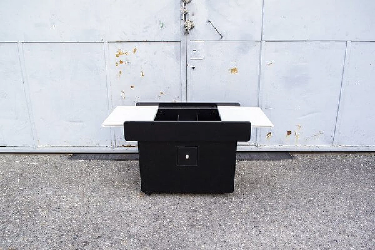 Lacquered wooden bar cart, 1980s 3