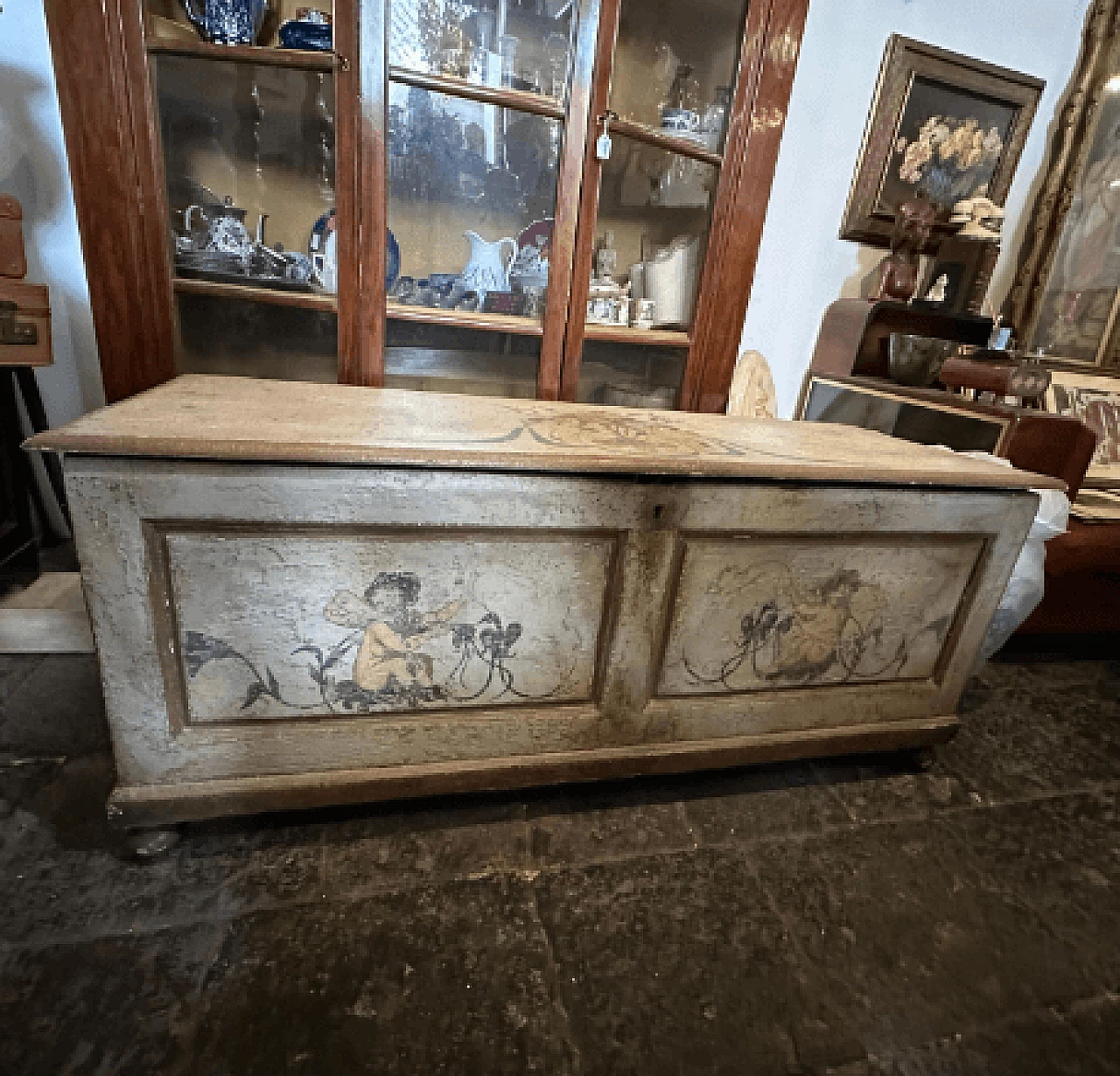 Sicilian lacquered wood wedding trousseau chest, 19th century 17