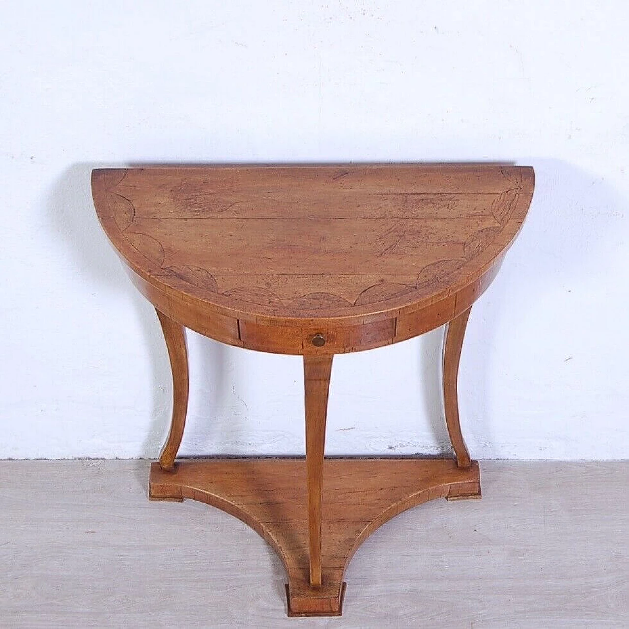 Walnut-root crescent-shaped console table with sabre legs, early 20th century 4