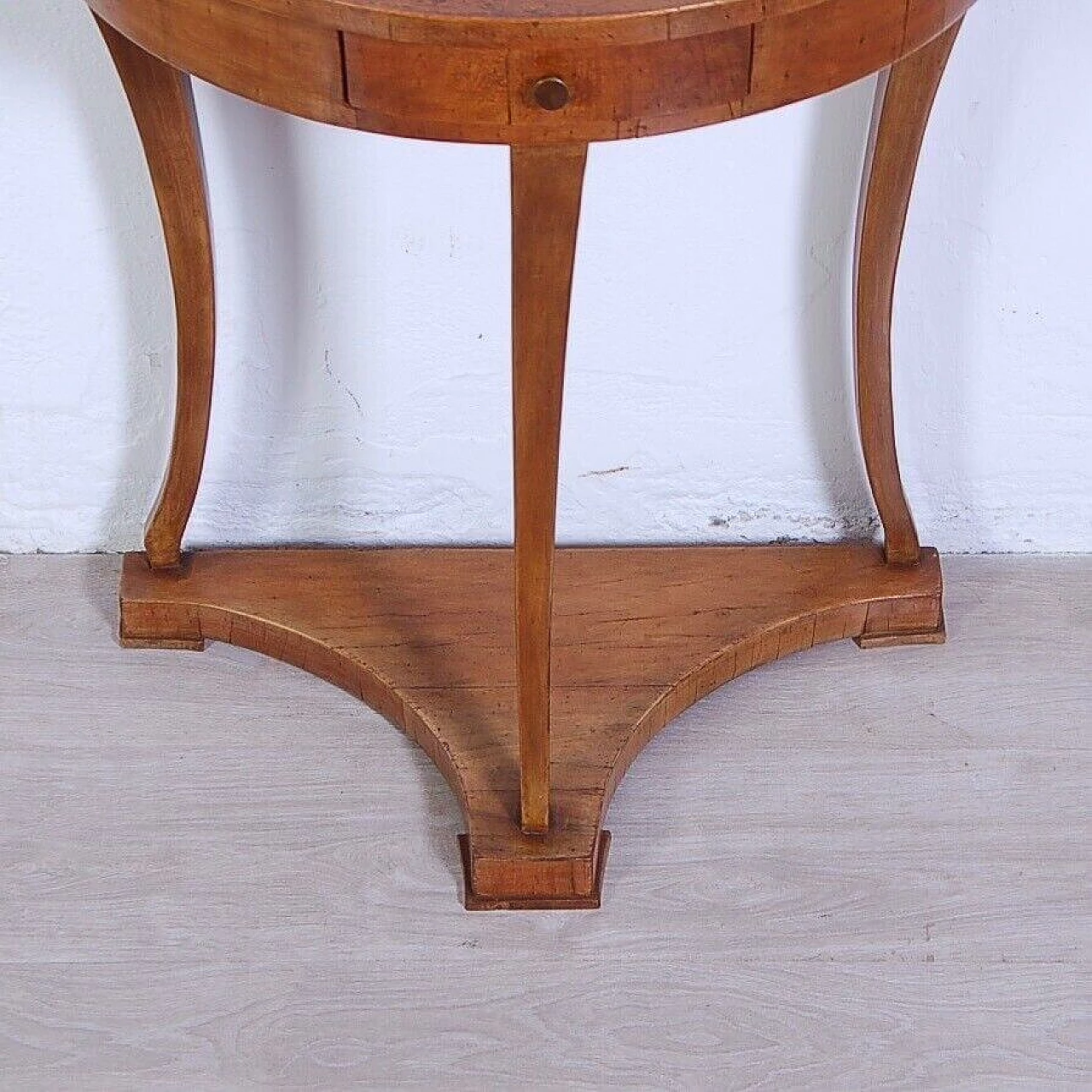 Walnut-root crescent-shaped console table with sabre legs, early 20th century 5