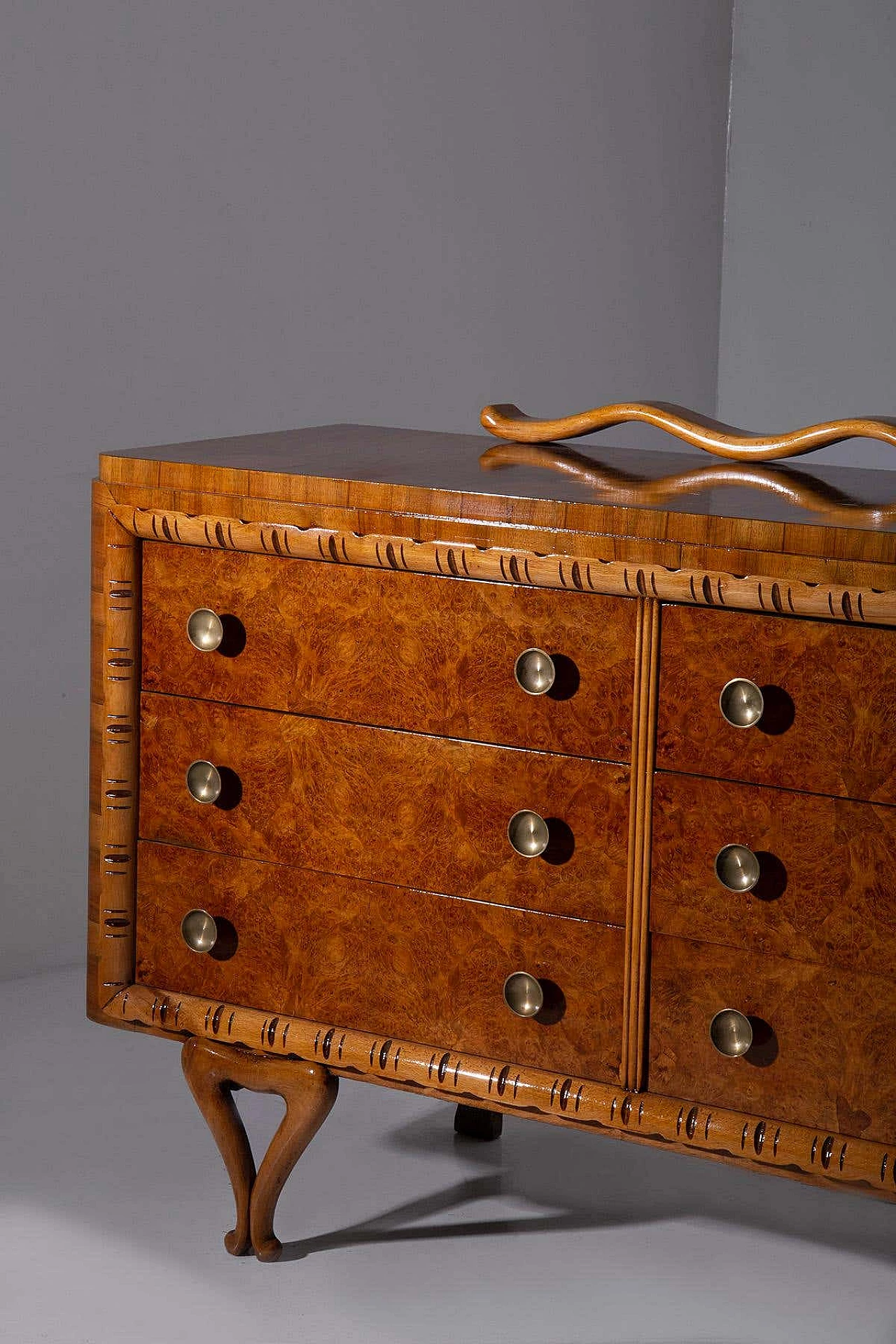 Walnut chest of drawers with brass knobs attributed to Paolo Buffa, 1950s 3