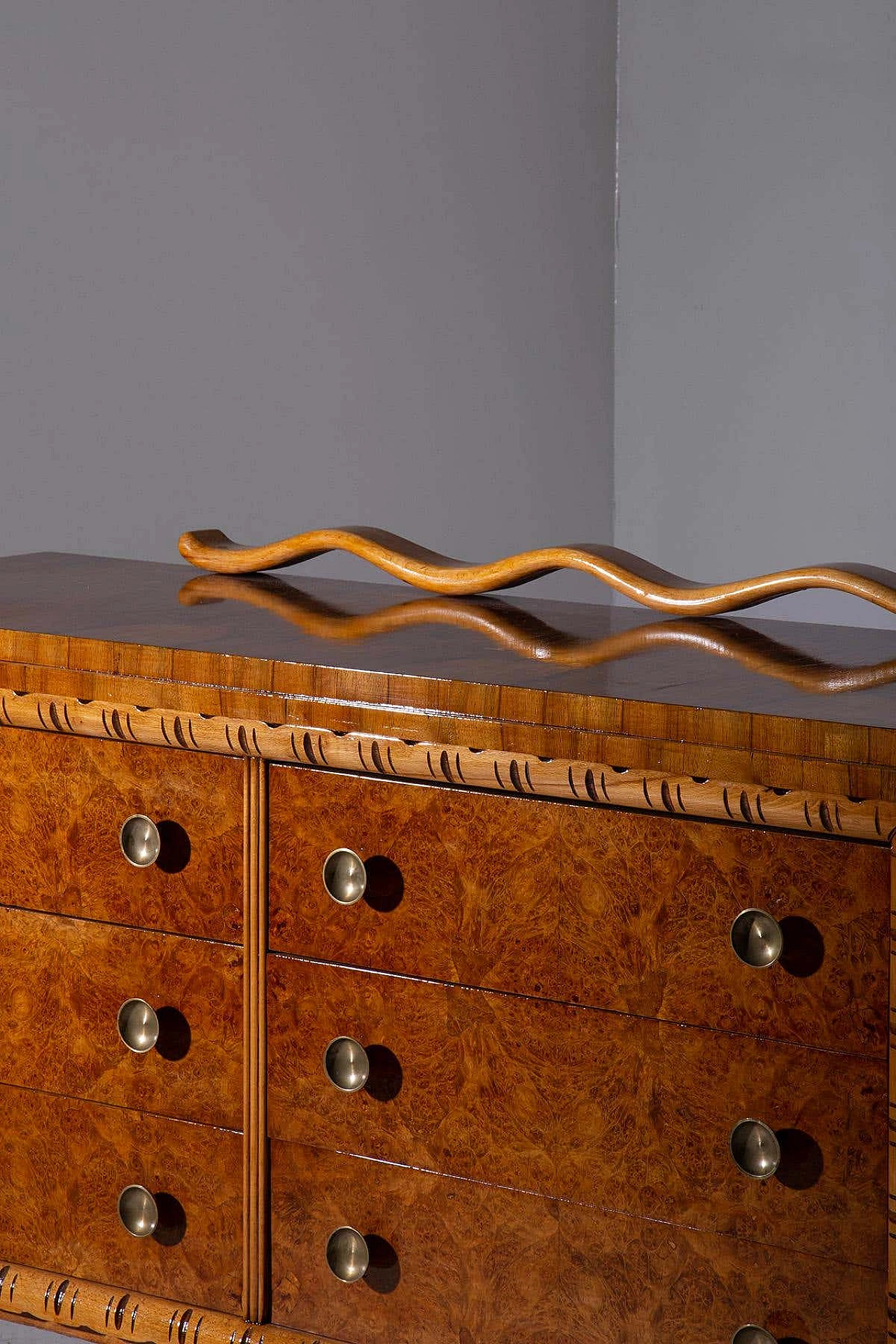 Walnut chest of drawers with brass knobs attributed to Paolo Buffa, 1950s 4