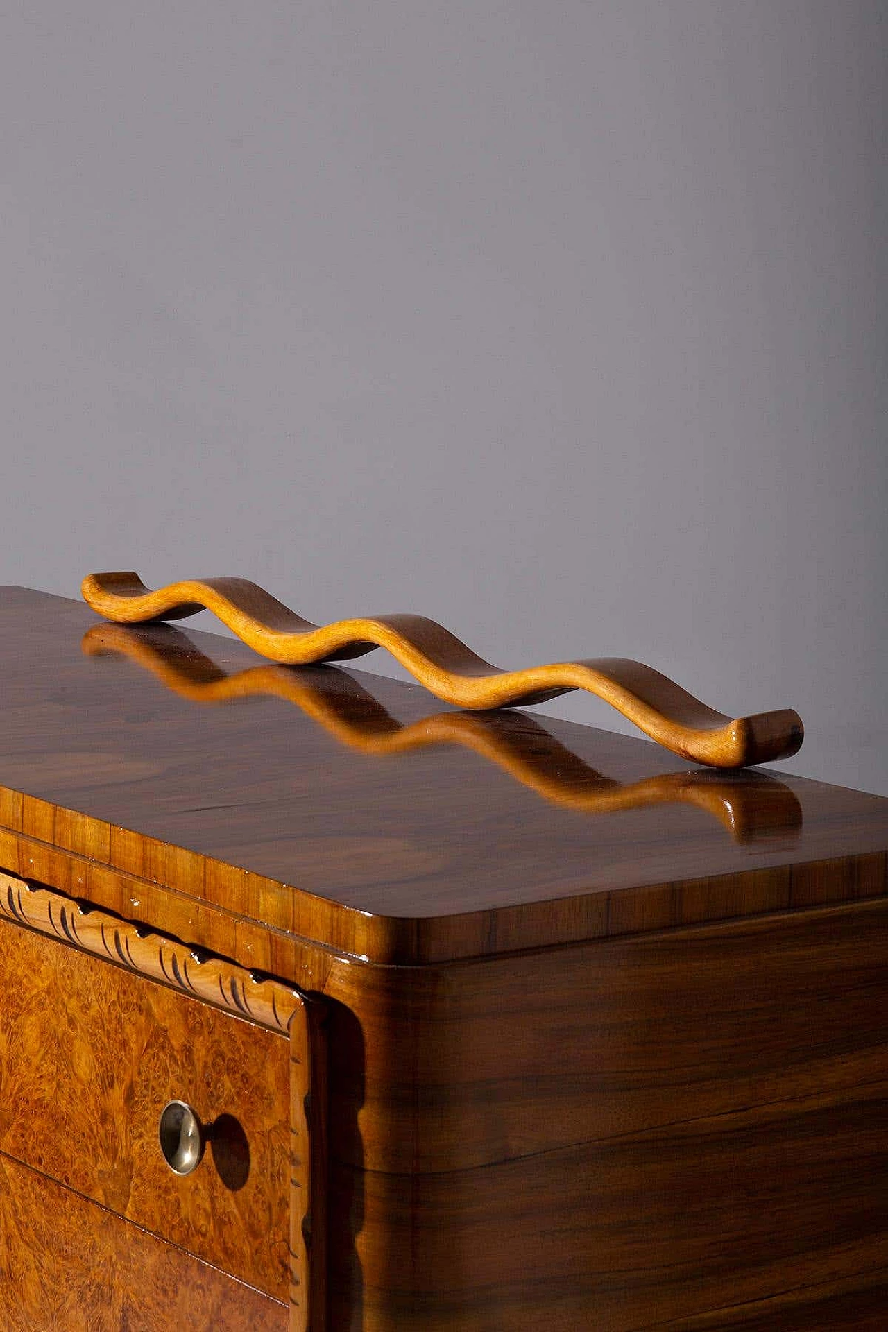 Walnut chest of drawers with brass knobs attributed to Paolo Buffa, 1950s 8