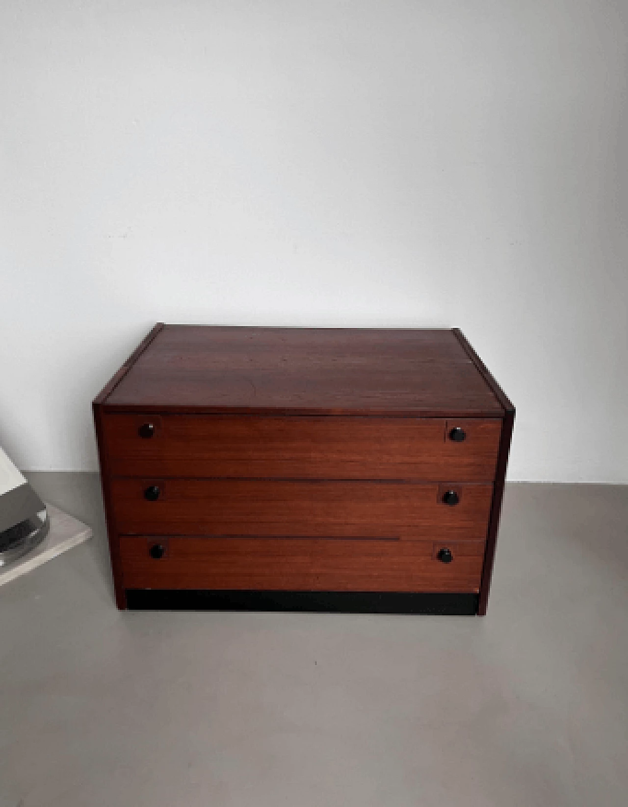 Walnut modular wardrobe with black details, 1970s 10