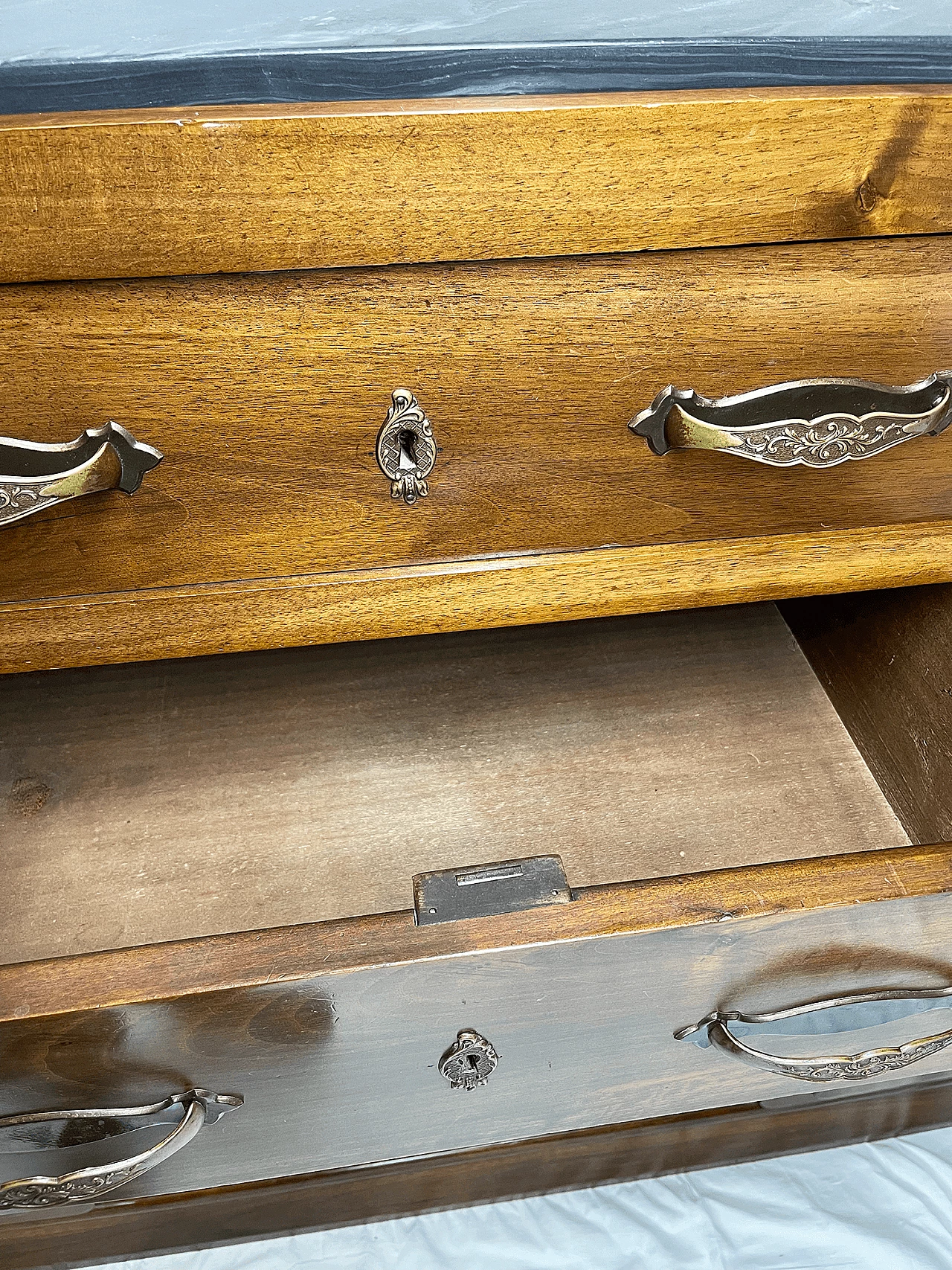 Piedmontese carved walnut and black marble sideboard, early 20th century 12