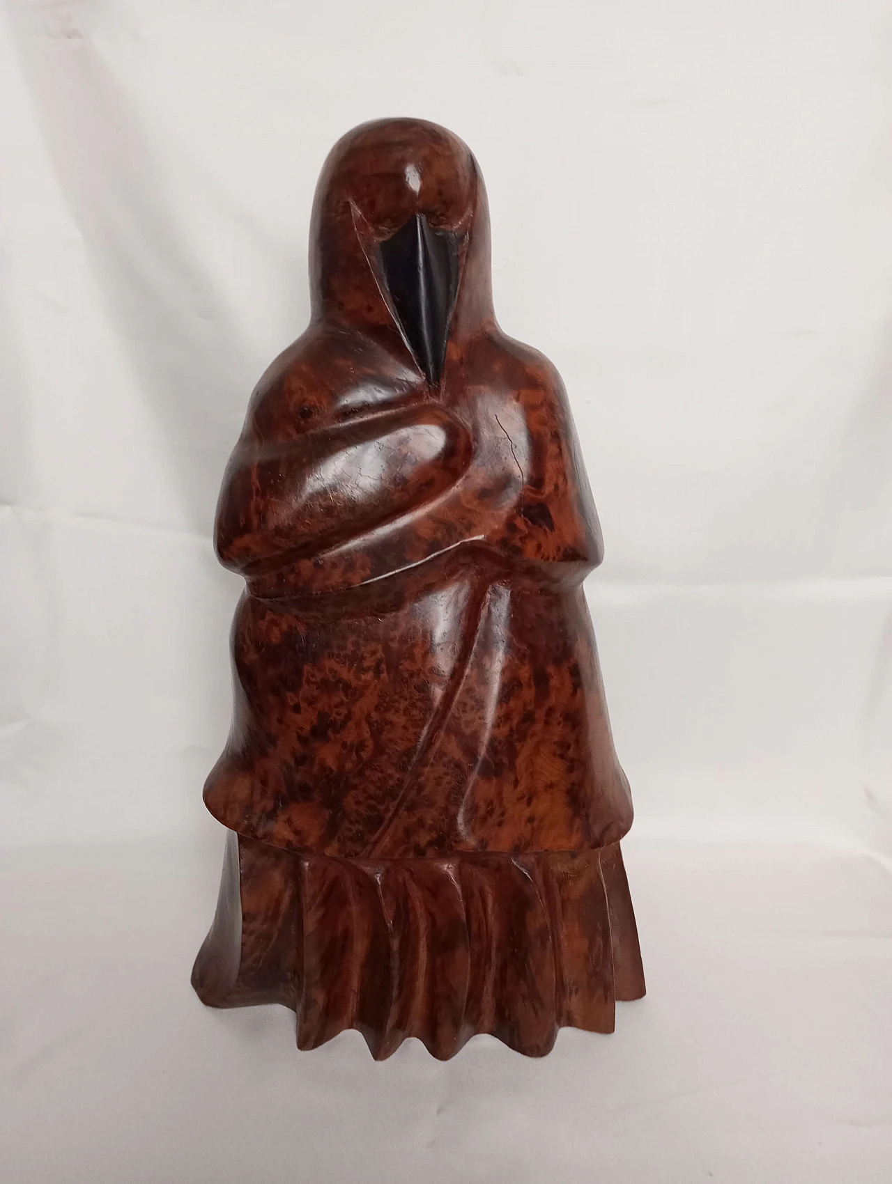 Tuia burl wood sculpture depicting a woman with hijab, 1960s 1