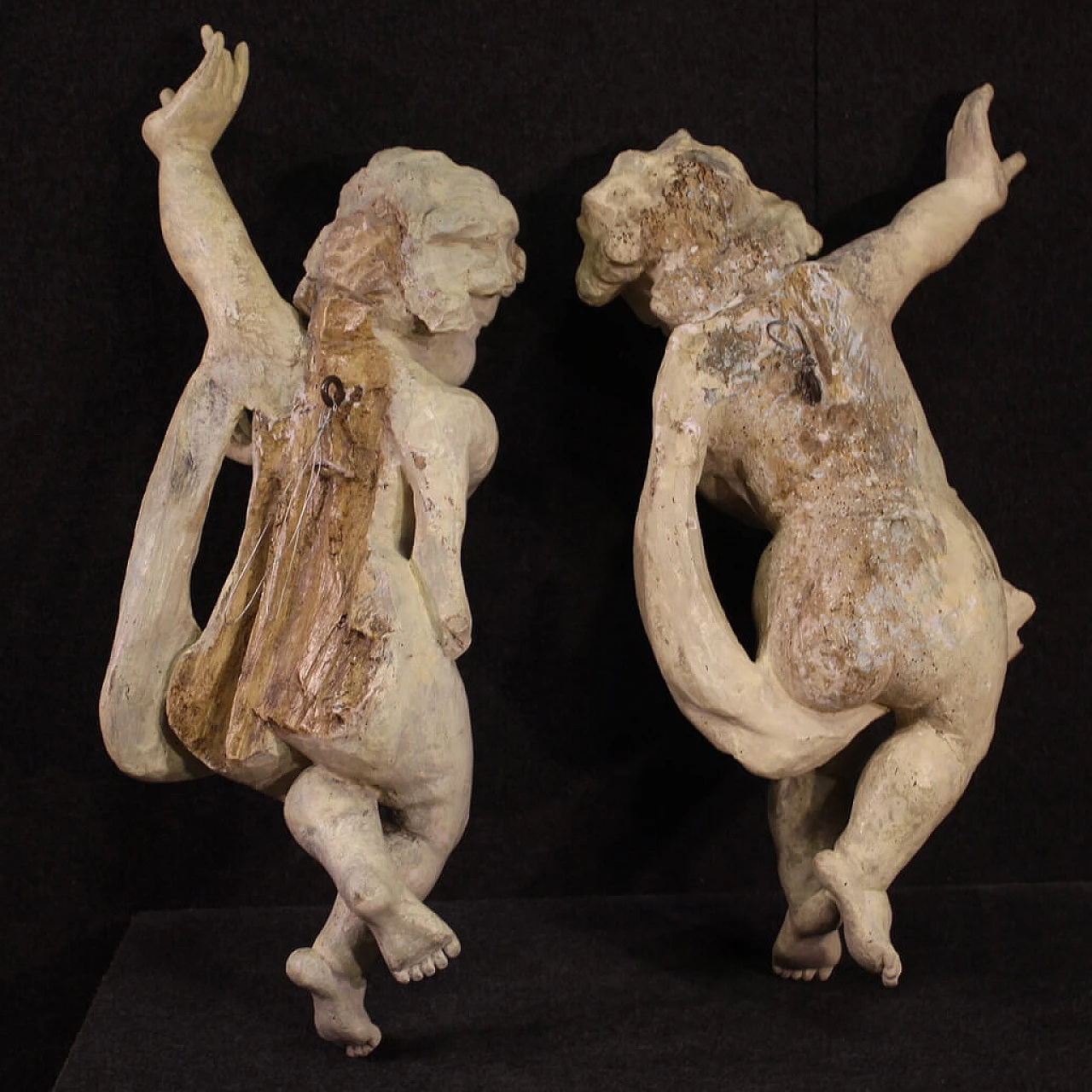 Coppia di sculture lignee dipinte di putti, '700 3