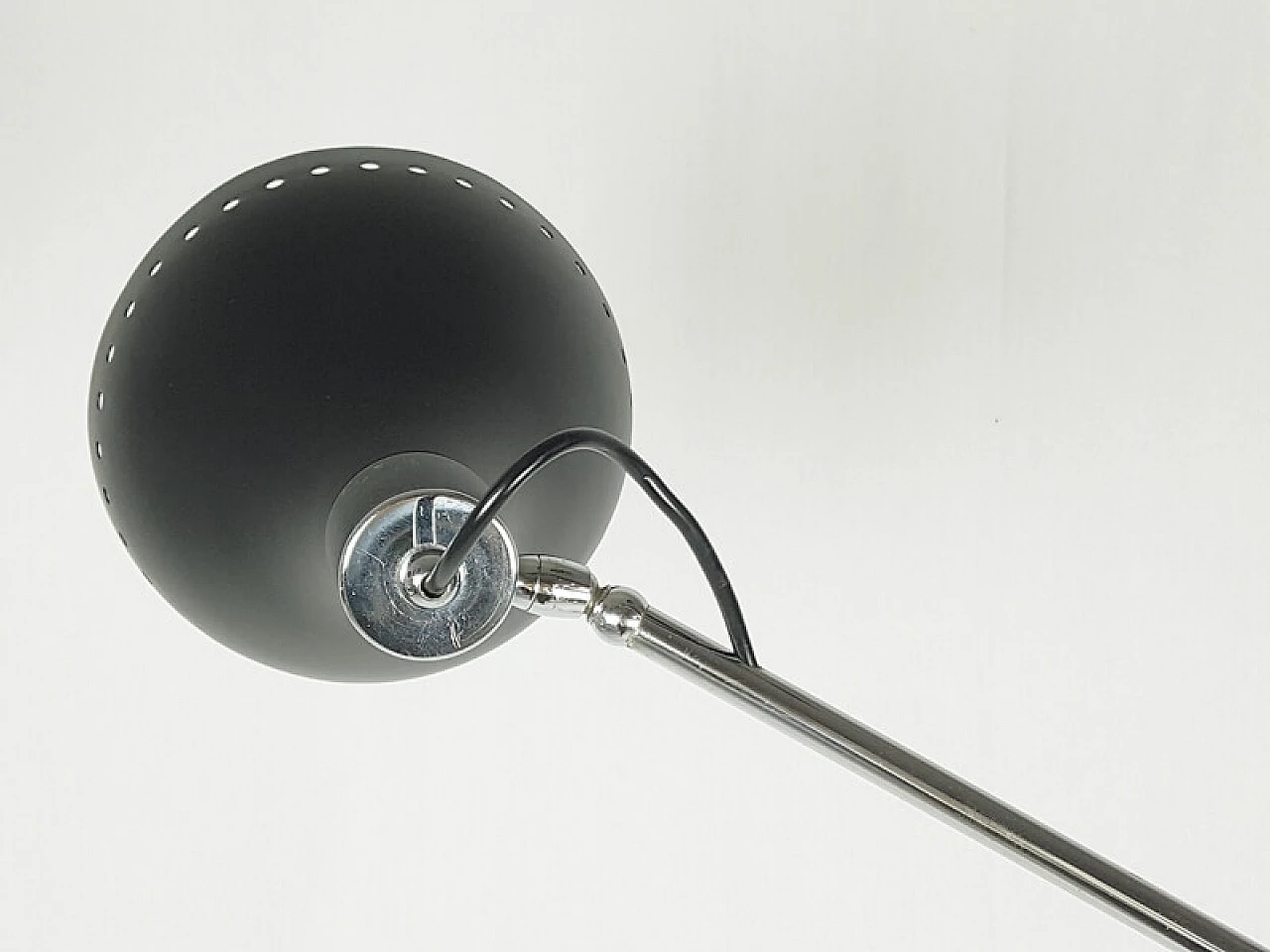 Chrome-plated metal floor lamp with marble base, 1960s 3