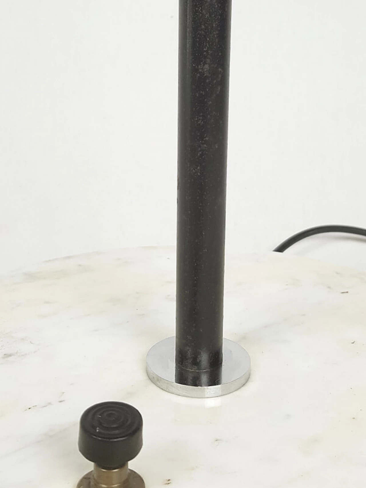 Chrome-plated metal floor lamp with marble base, 1960s 11