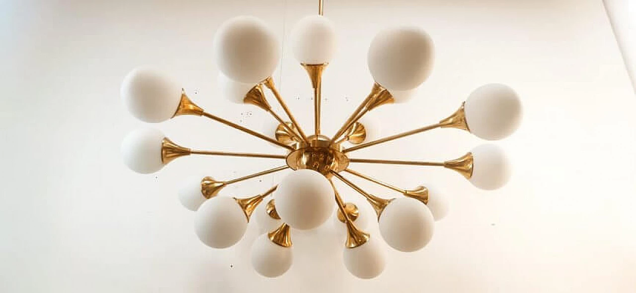 Twenty-light brass and glass Sputnik chandelier, 1970s 16