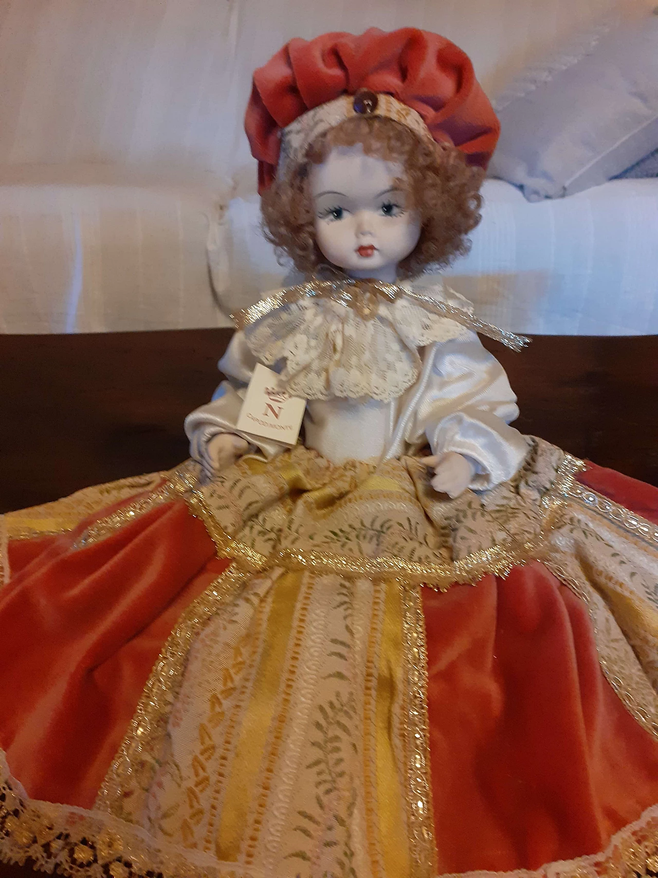 Capodimonte ceramic and fabric doll, 1980s 5