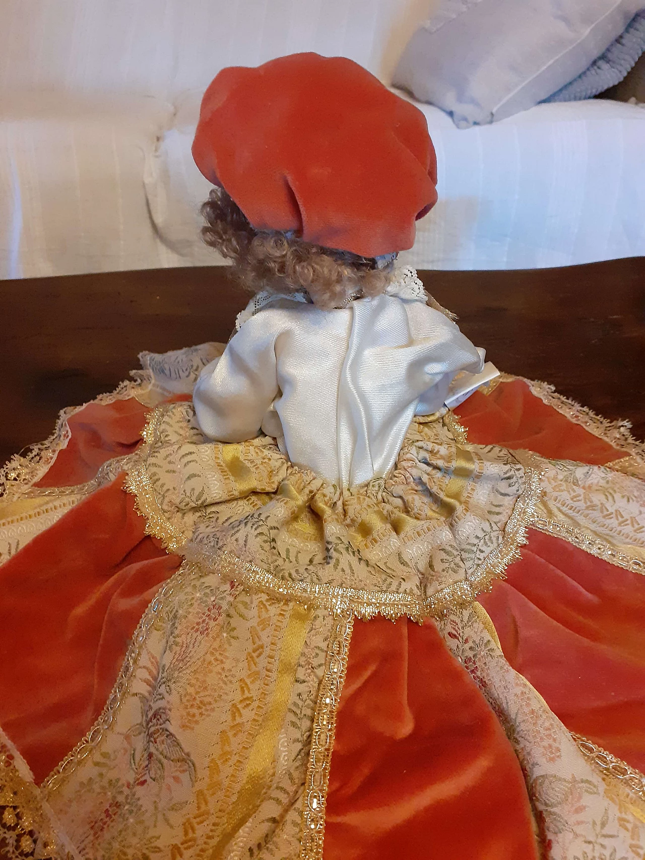 Capodimonte ceramic and fabric doll, 1980s 10