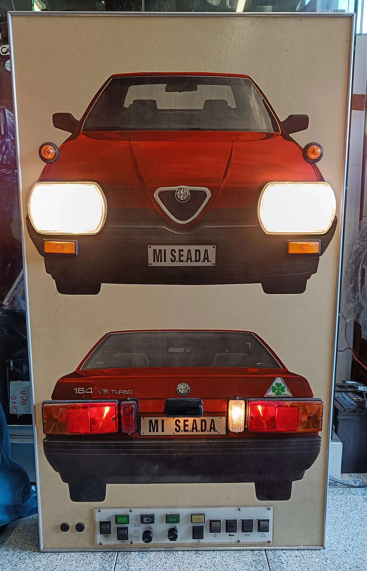 Insegna Alfa Romeo luminosa di scuola guida, anni '90 1