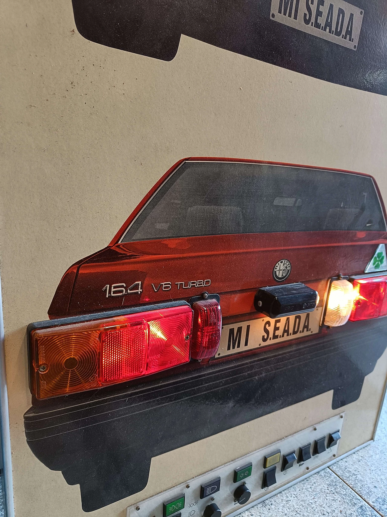 Insegna Alfa Romeo luminosa di scuola guida, anni '90 4