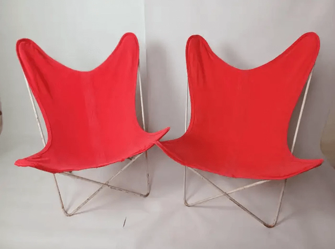 Pair of iron and fabric Butterfly chairs, 1970s 4