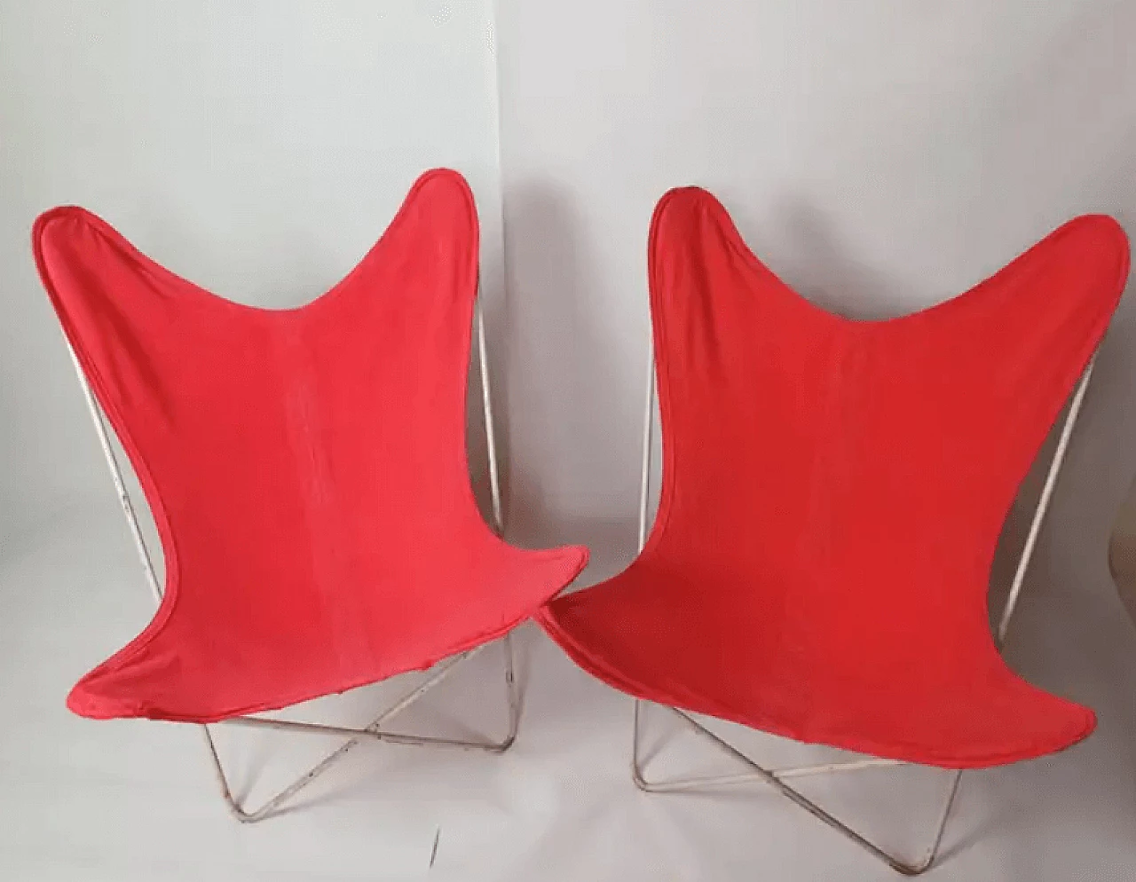 Pair of iron and fabric Butterfly chairs, 1970s 5