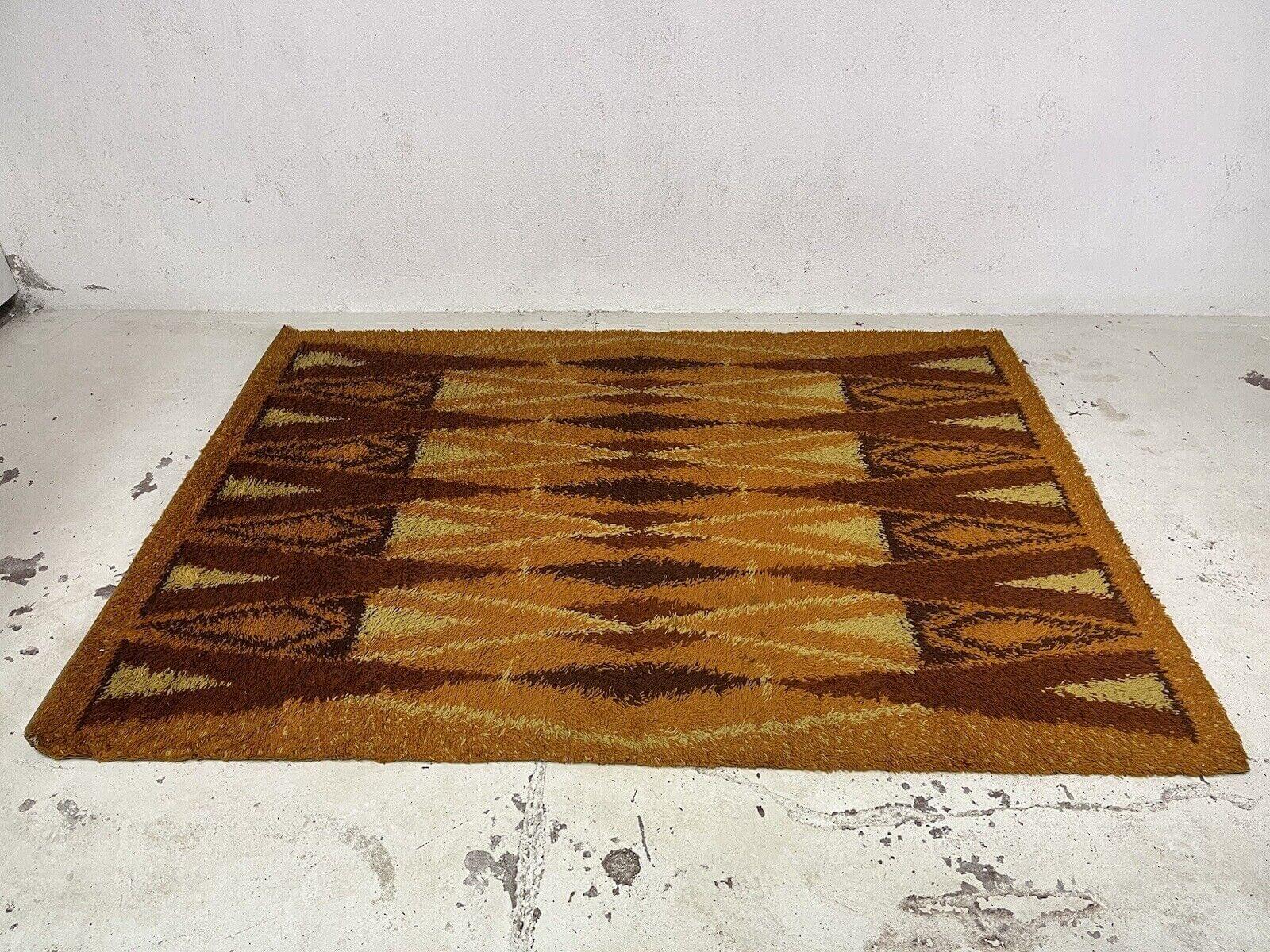 Long pile wool carpet with geometric pattern 1960s intOndo