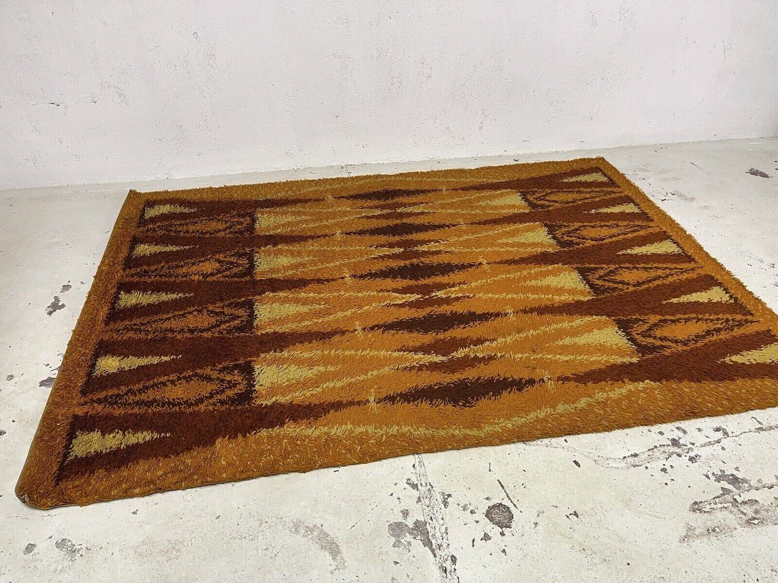 Long pile wool carpet with geometric pattern 1960s intOndo