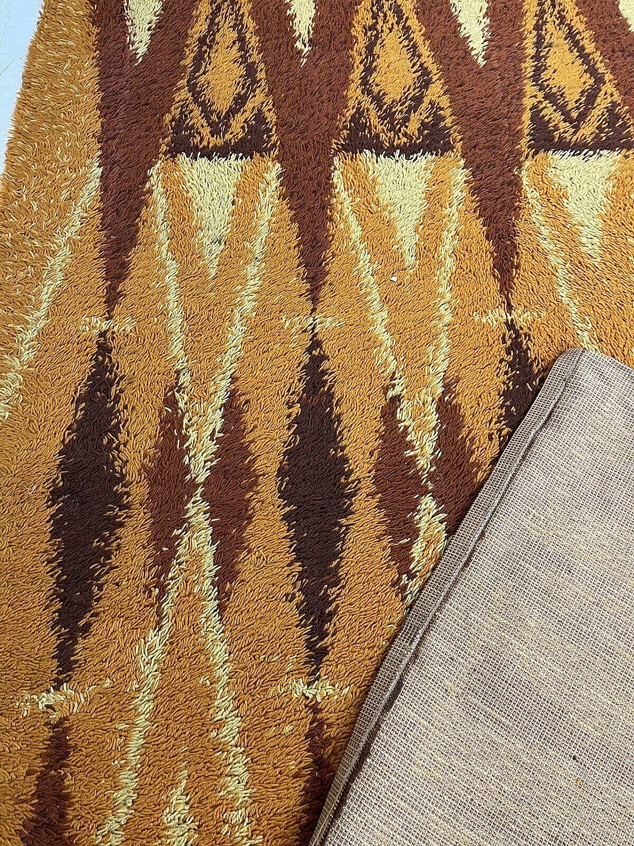 Long pile wool carpet with geometric pattern, 1960s 11