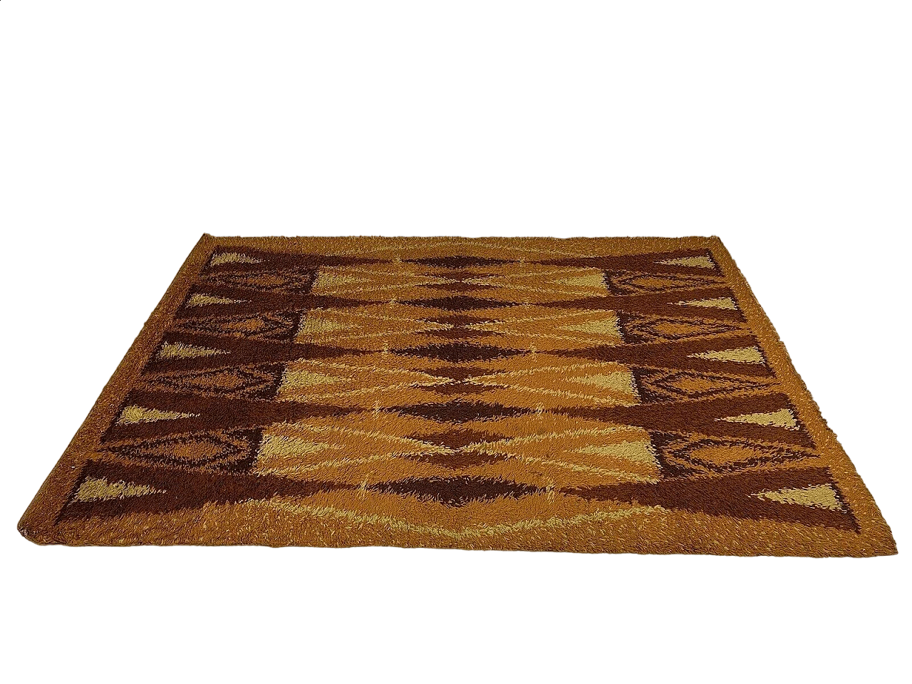 Long pile wool carpet with geometric pattern, 1960s 12