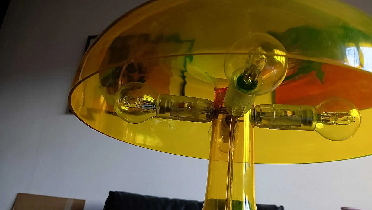 Lampada da tavolo Nessino di Giancarlo Mattioli per Artemide, anni '90 1