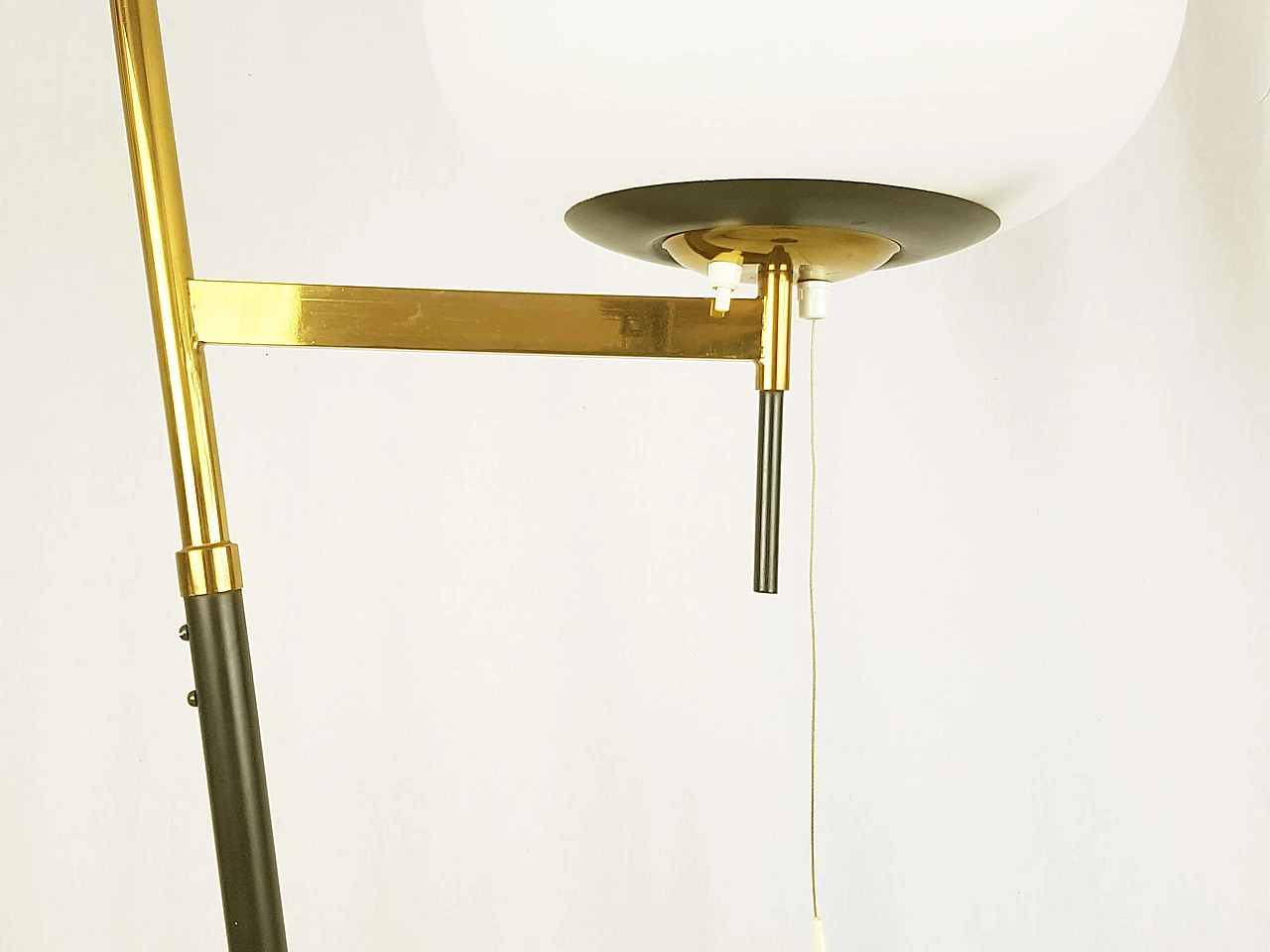 Glass, black metal and brass floor lamp attributed to Stilnovo, 1950s 5