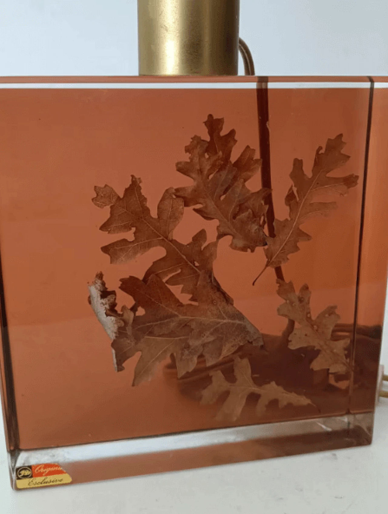 Base per lampada da tavolo in lucite e resina con foglie, anni '70 7