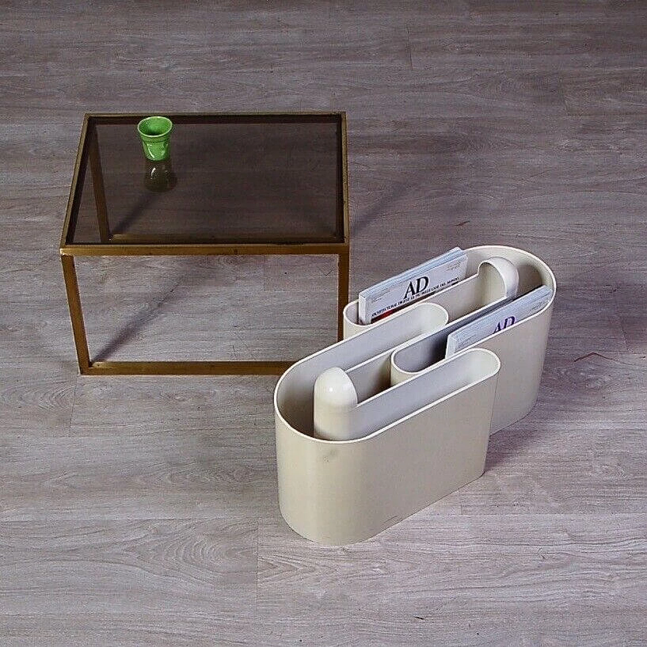 Pair of magazine racks by Rodolfo Bonetto for Bilumen, 1970s 2