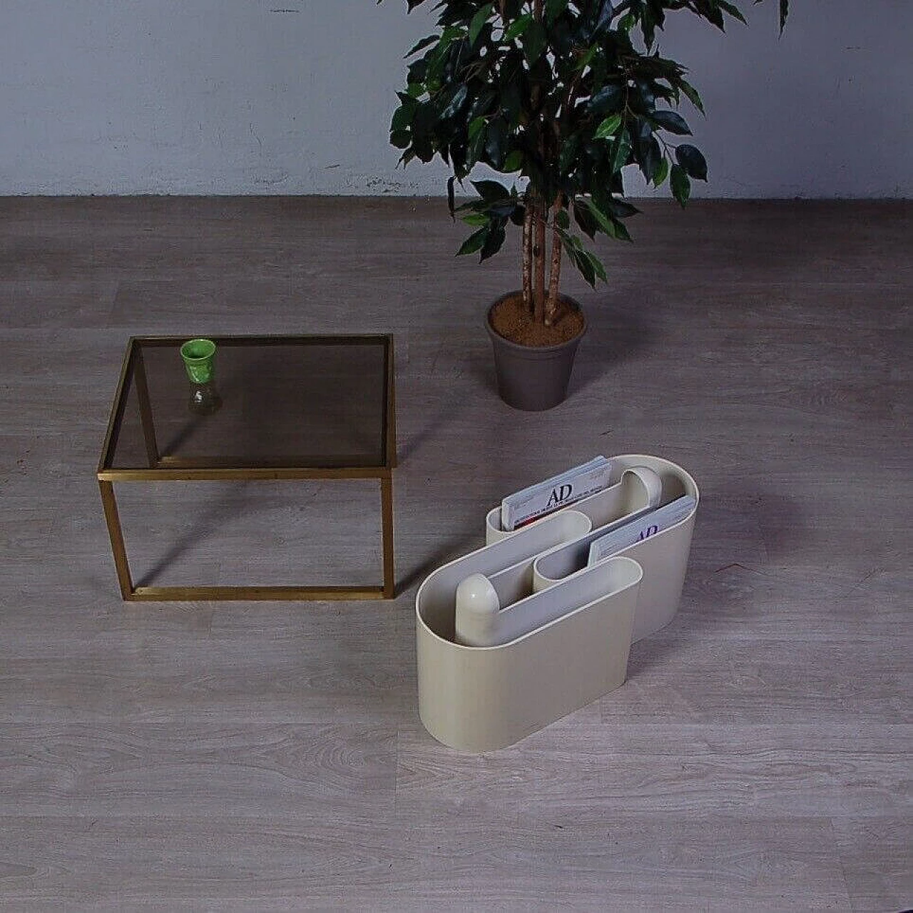 Pair of magazine racks by Rodolfo Bonetto for Bilumen, 1970s 5