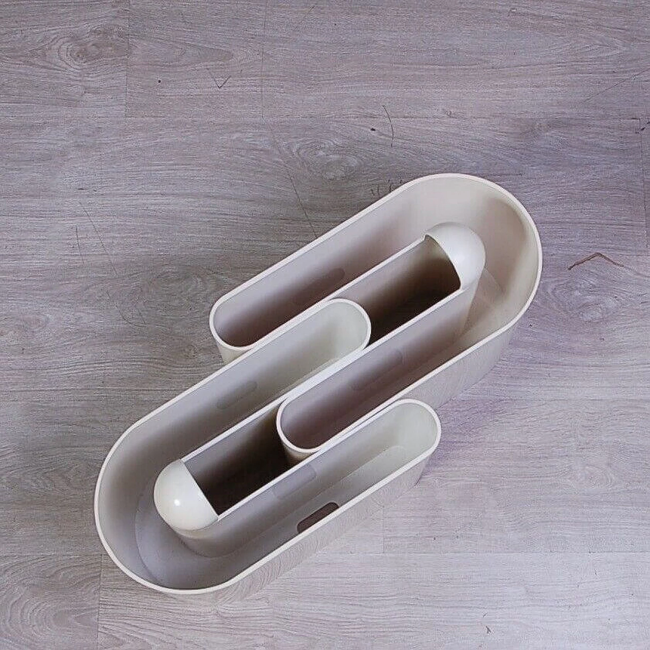 Pair of magazine racks by Rodolfo Bonetto for Bilumen, 1970s 14